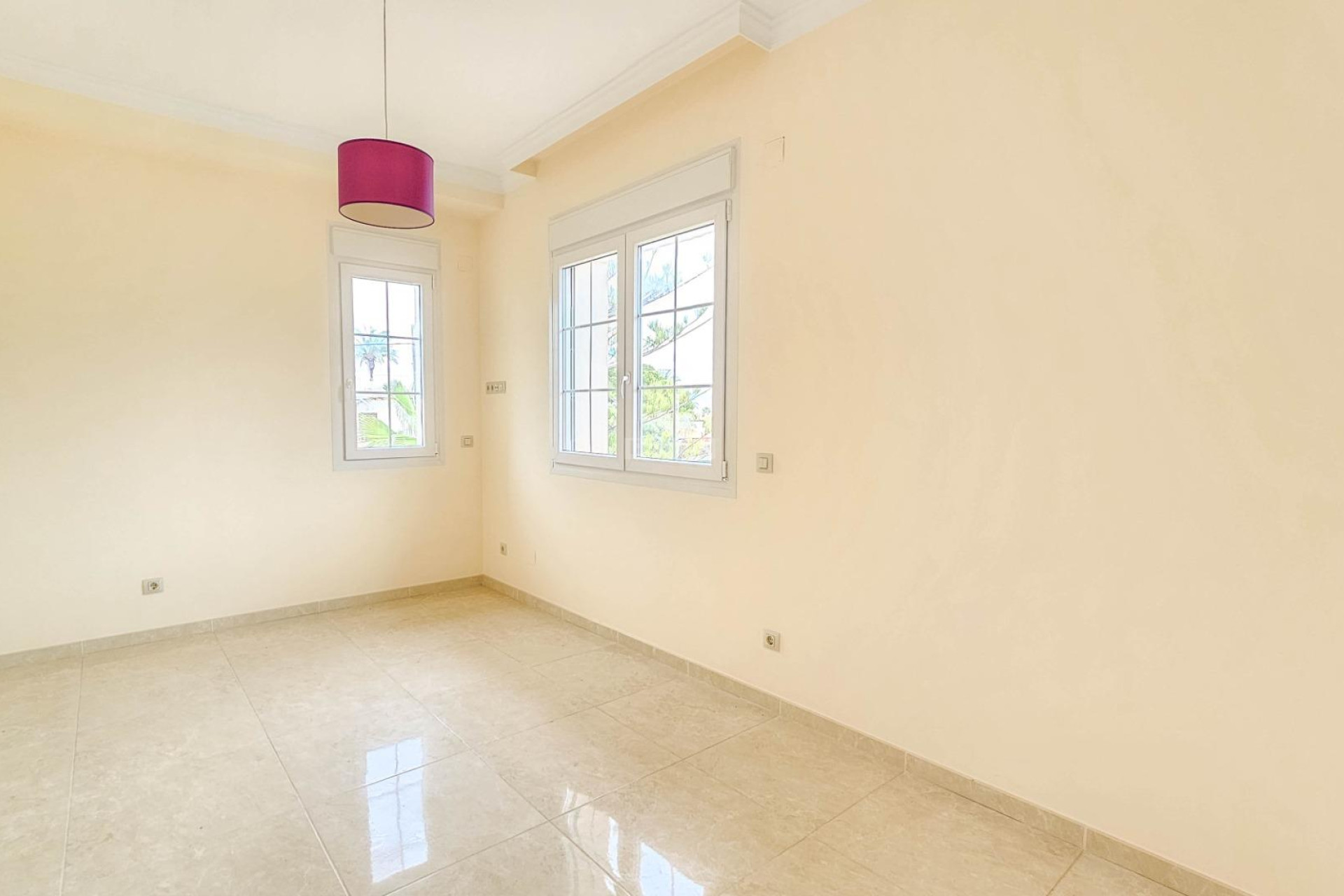 Resale - Villa - Cabo Roig