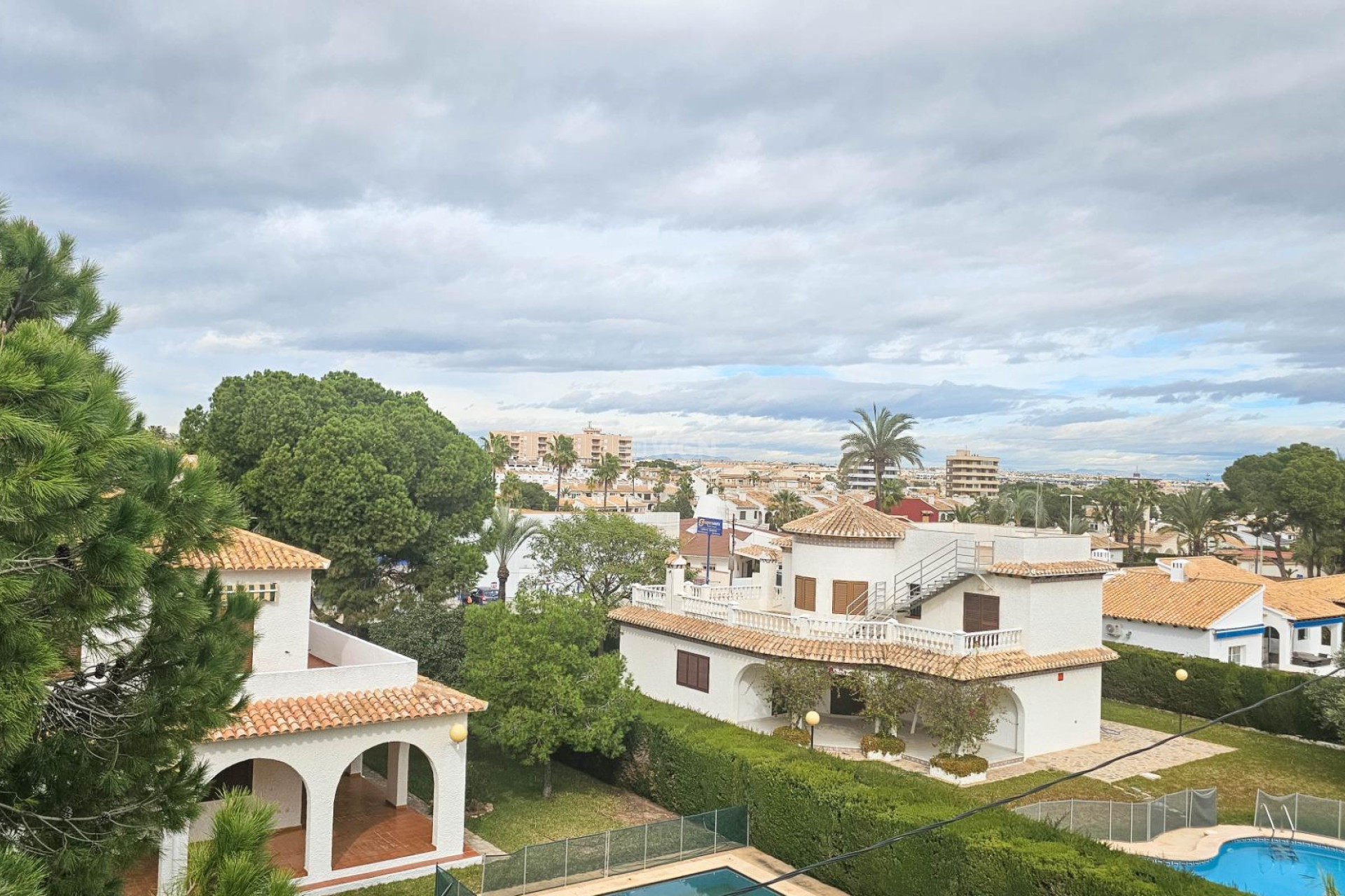 Resale - Villa - Cabo Roig