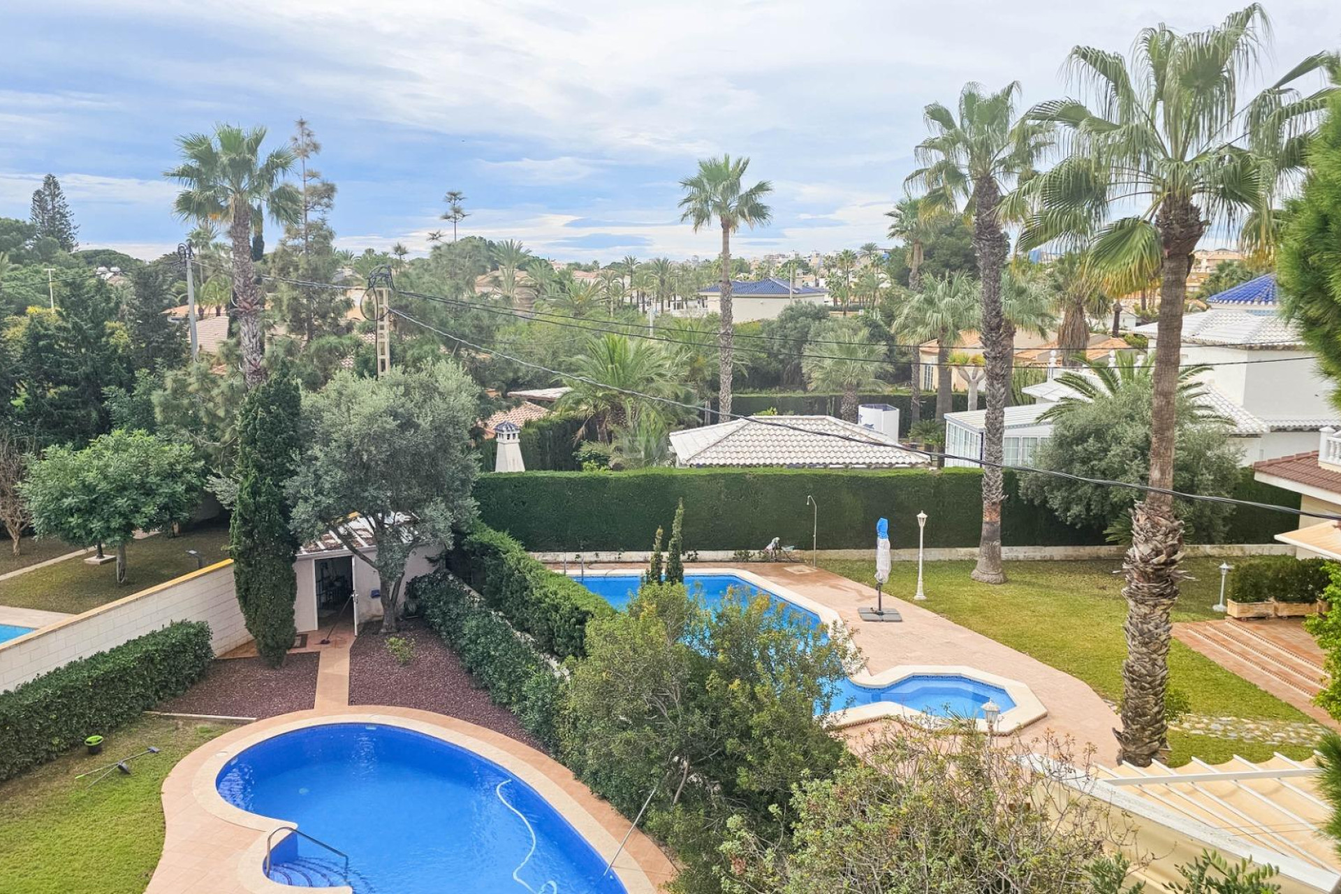 Resale - Villa - Cabo Roig