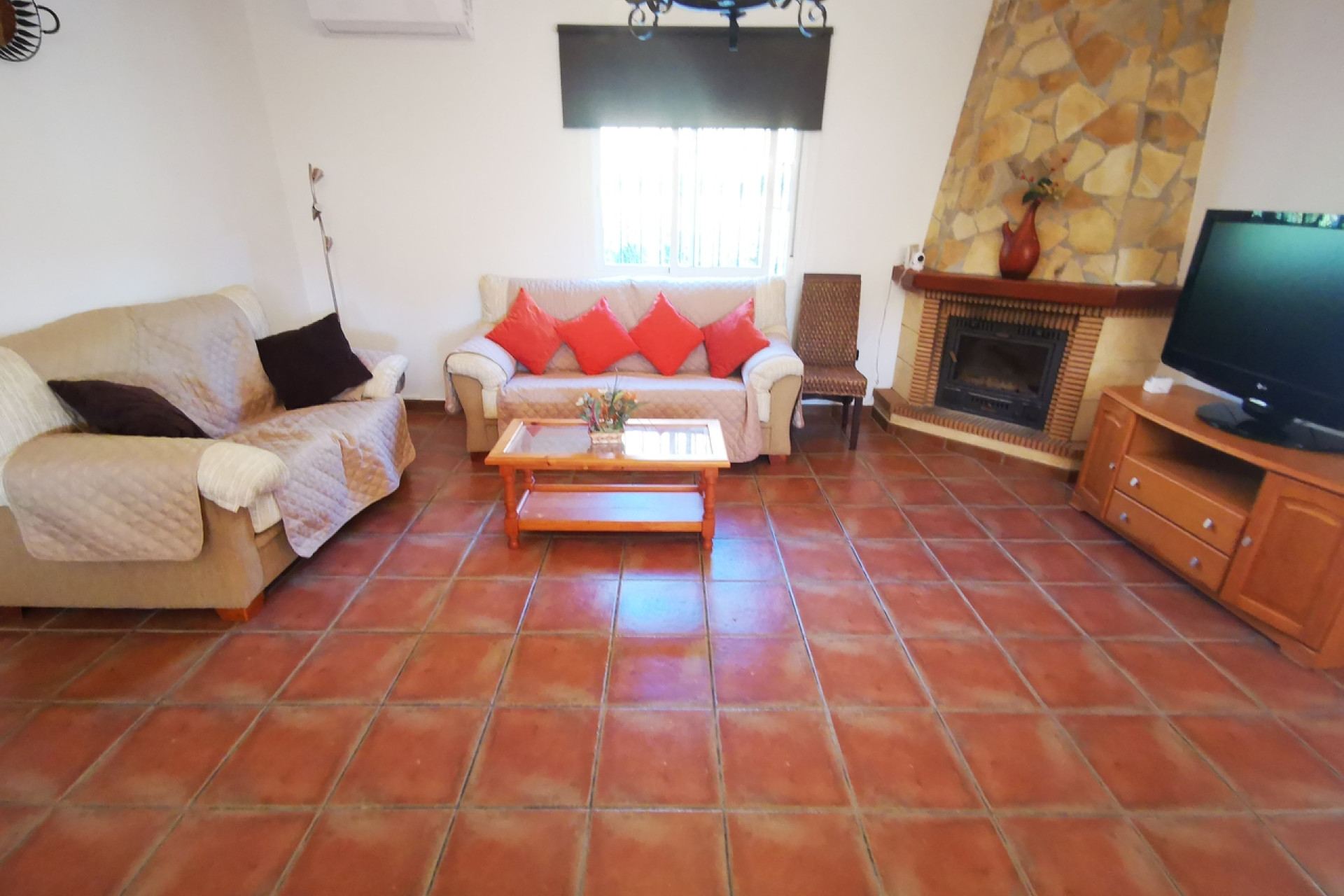 Resale - Villa - Canillas de Aceituno - Inland