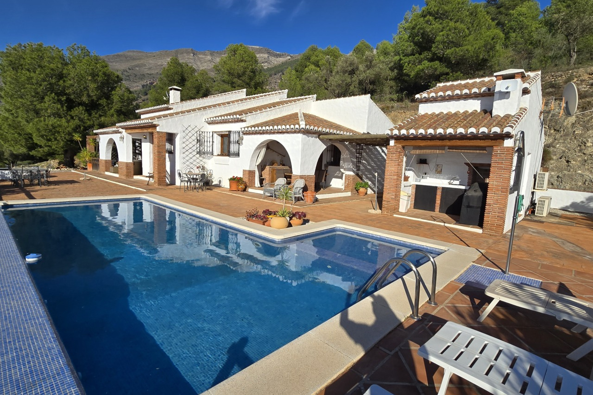 Resale - Villa - Canillas de Aceituno - Inland