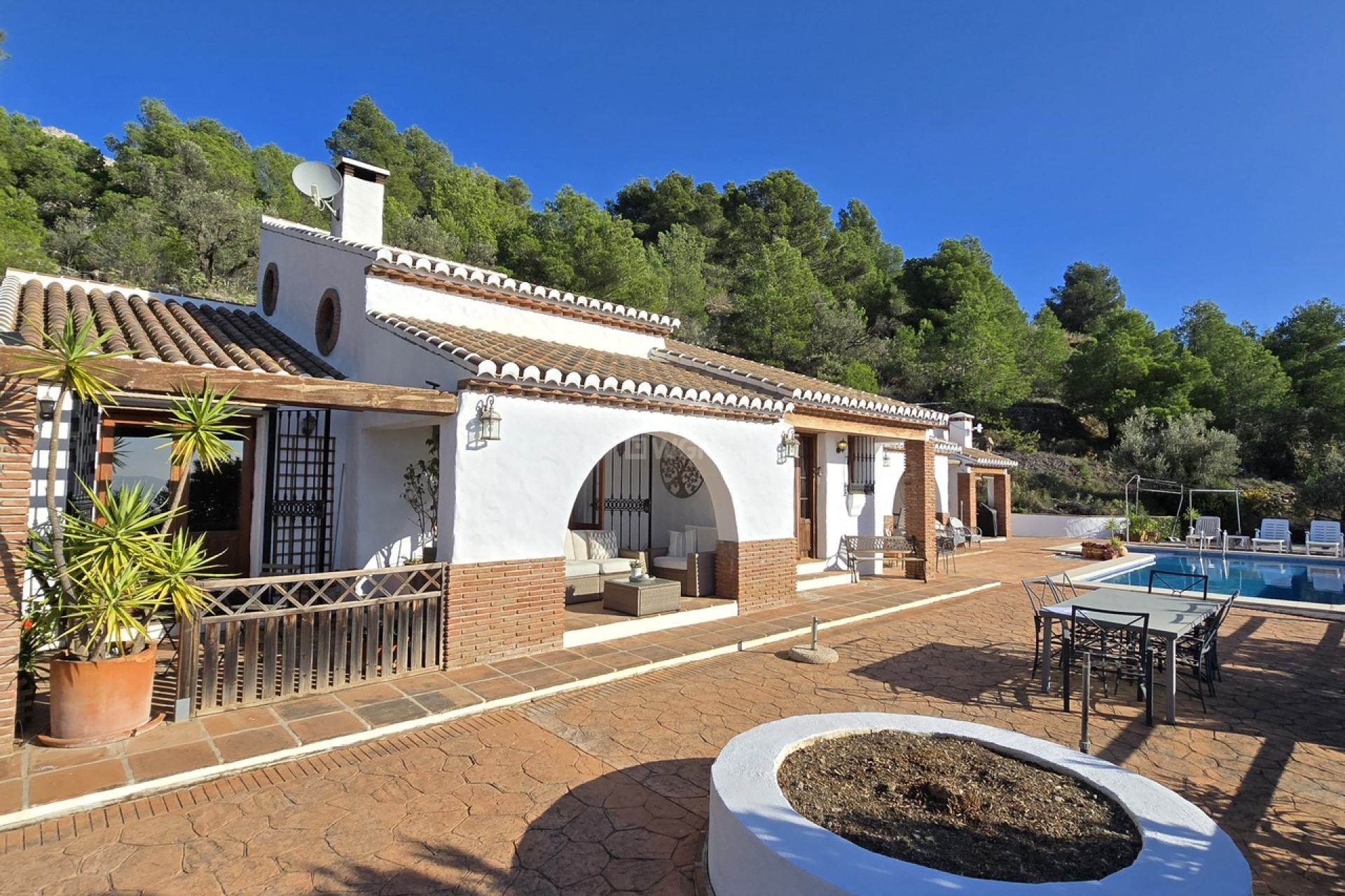 Resale - Villa - Canillas de Aceituno - Inland