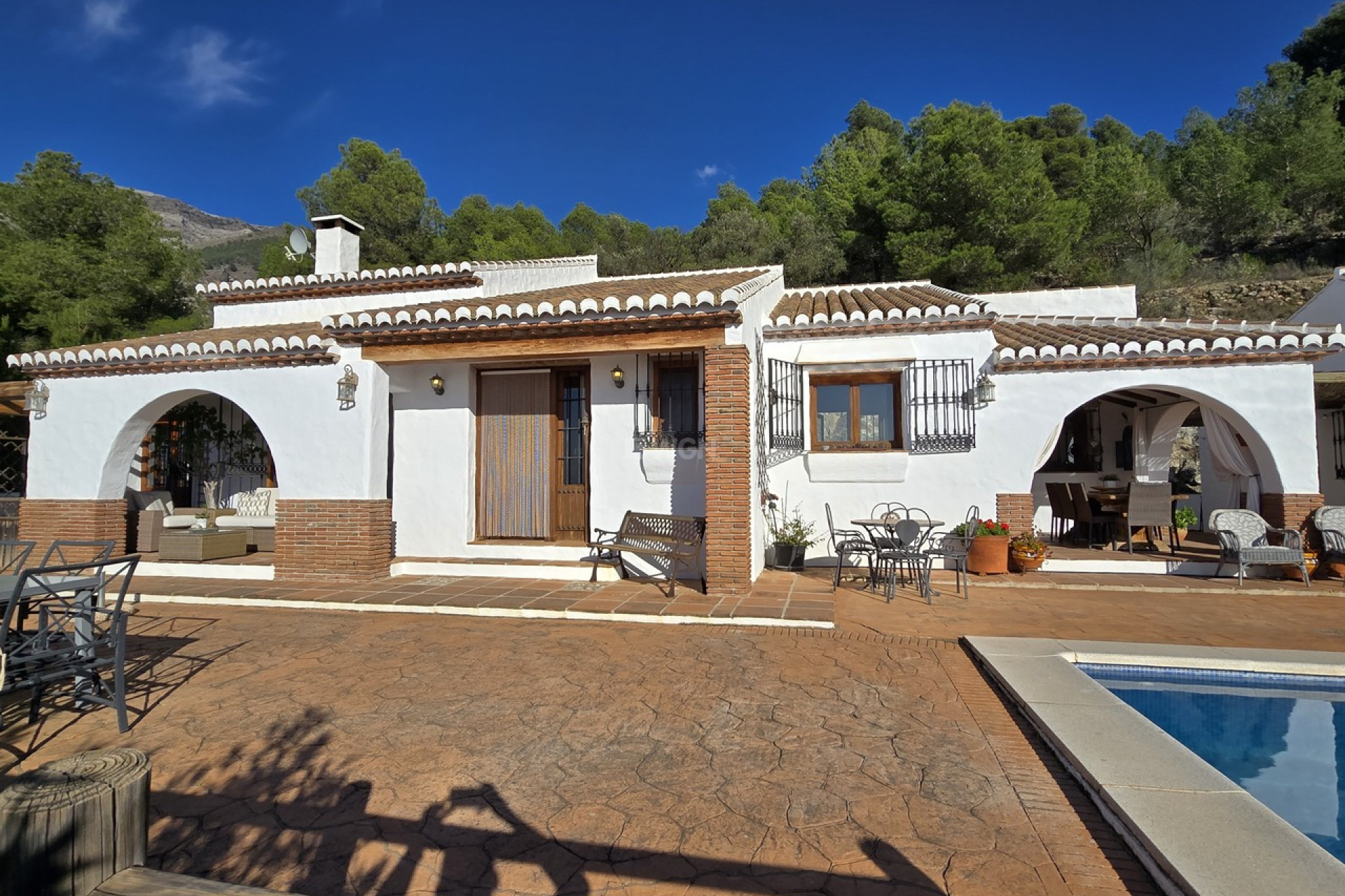 Resale - Villa - Canillas de Aceituno - Inland