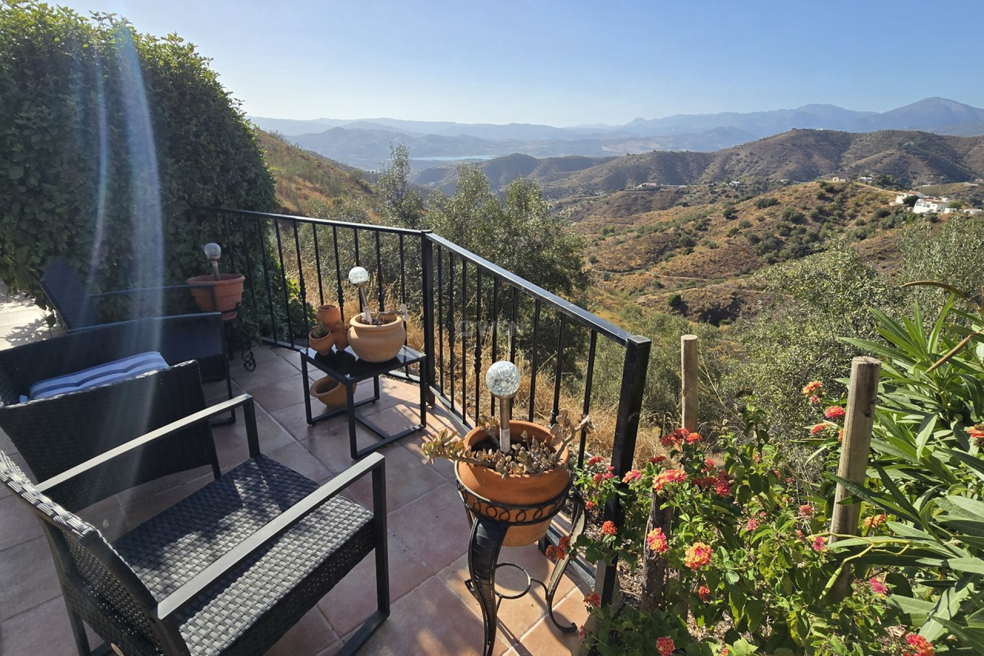 Resale - Villa - Canillas de Aceituno - Inland