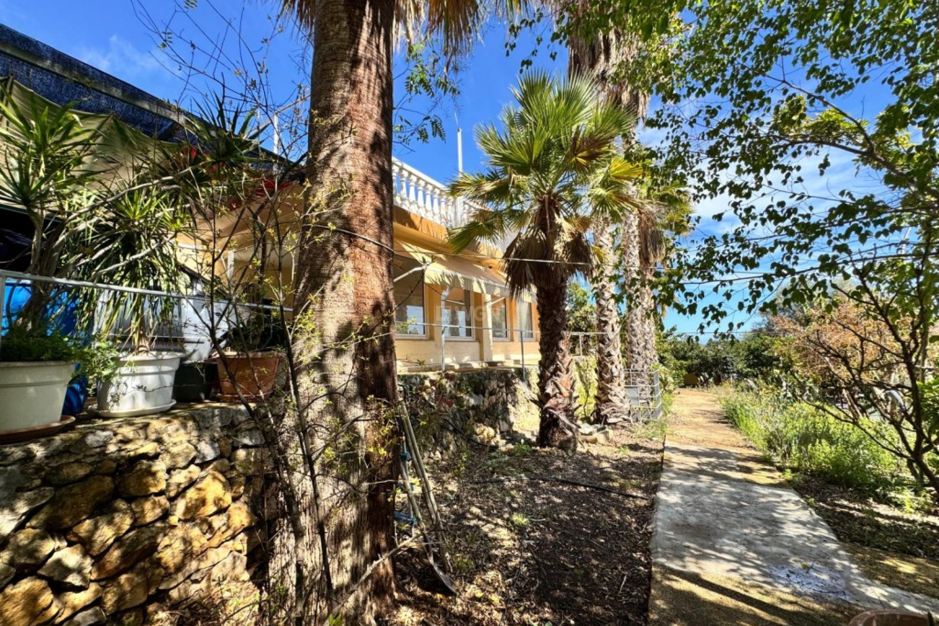 Resale - Villa - Cautivador - Inland