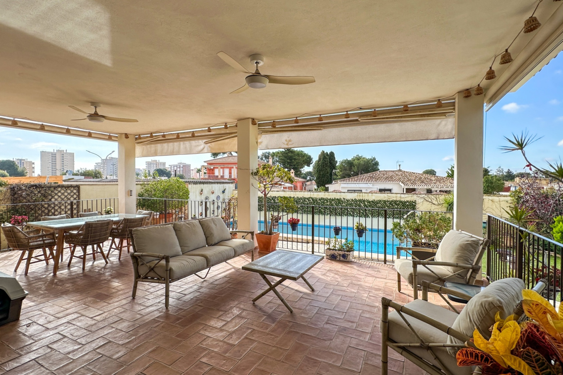 Resale - Villa - Dehesa de Campoamor - Costa Blanca