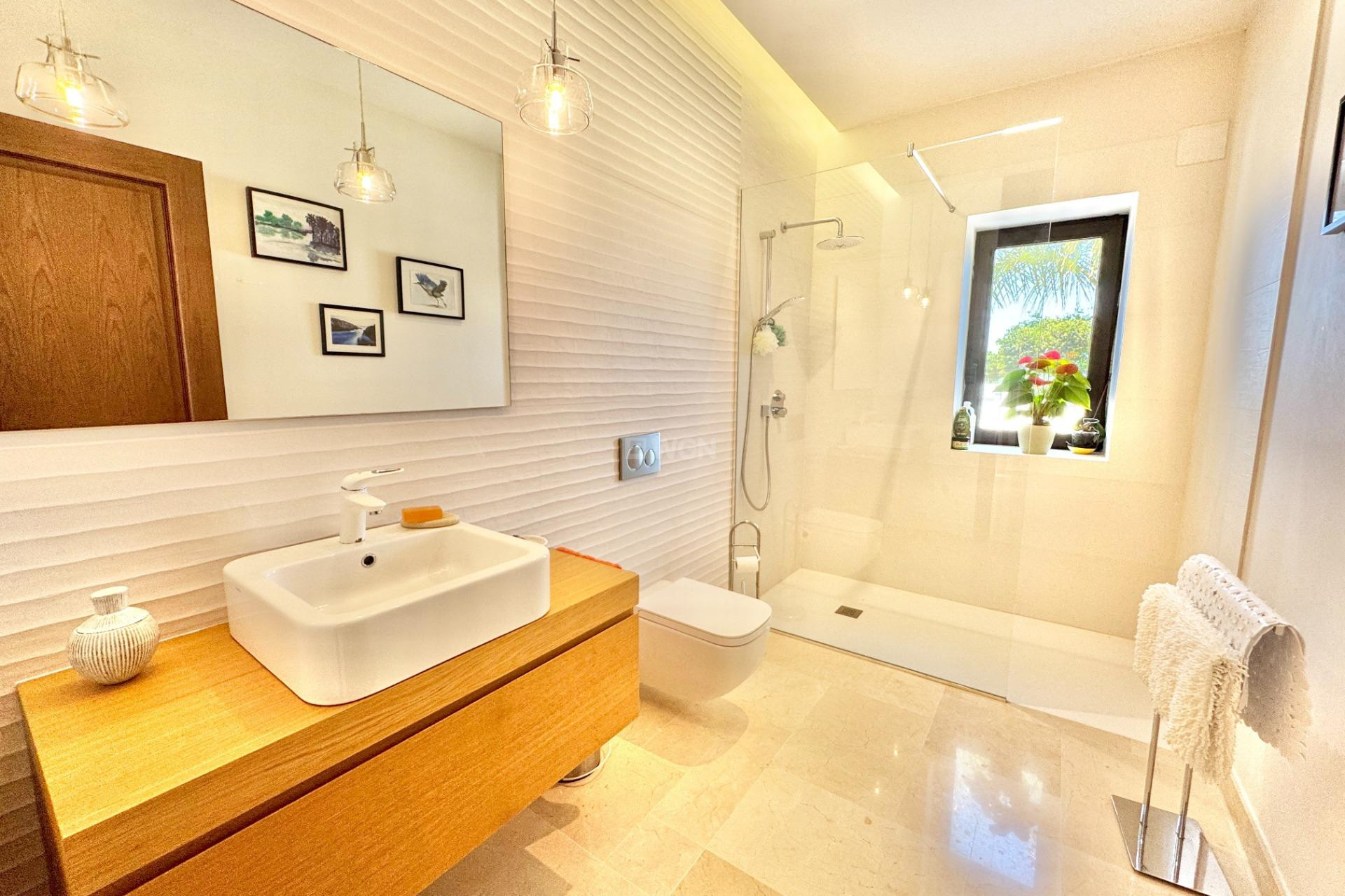 Resale - Villa - Dolores - Comunidad Valenciana