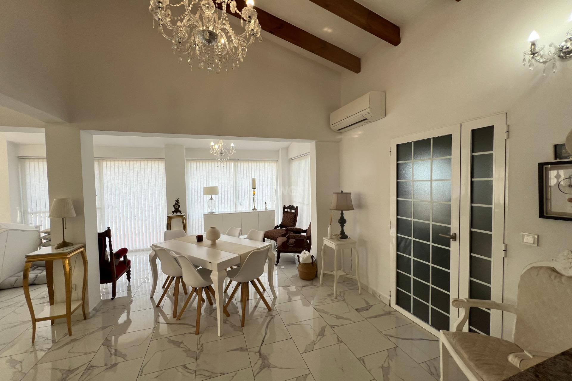 Resale - Villa - Dolores - Comunidad Valenciana