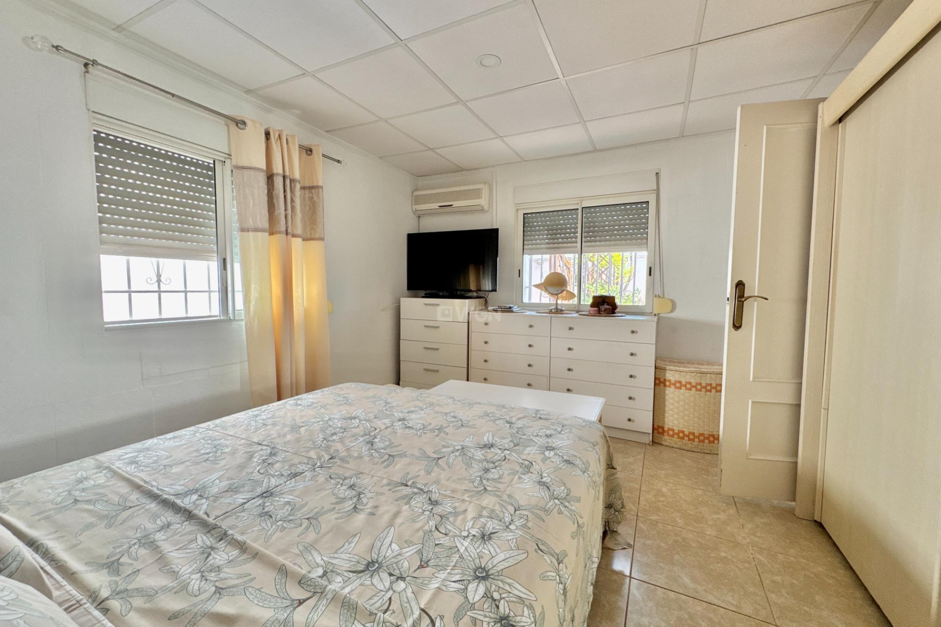 Resale - Villa - Dolores - Comunidad Valenciana