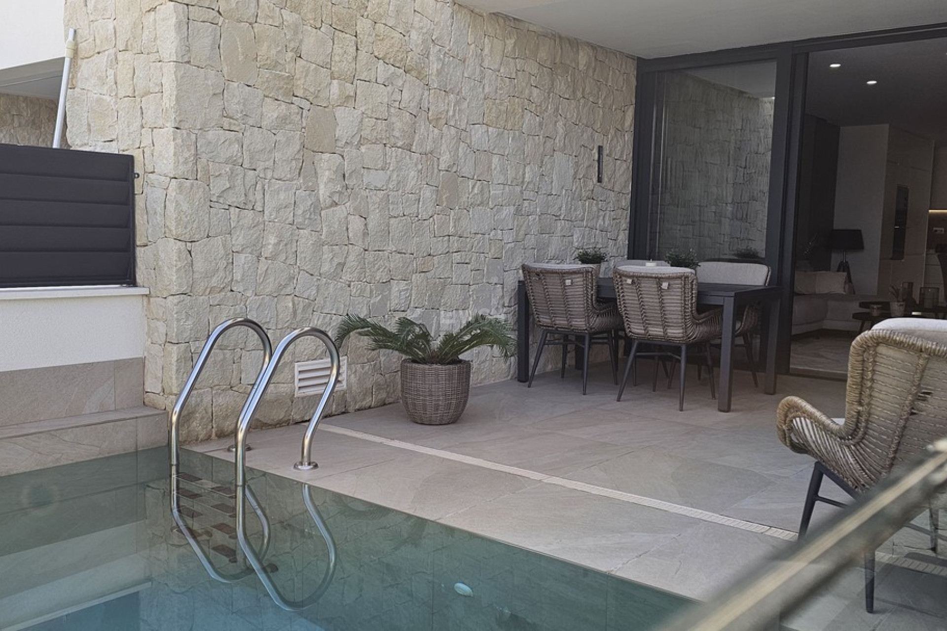 Resale - Villa - Dolores - Sector 4