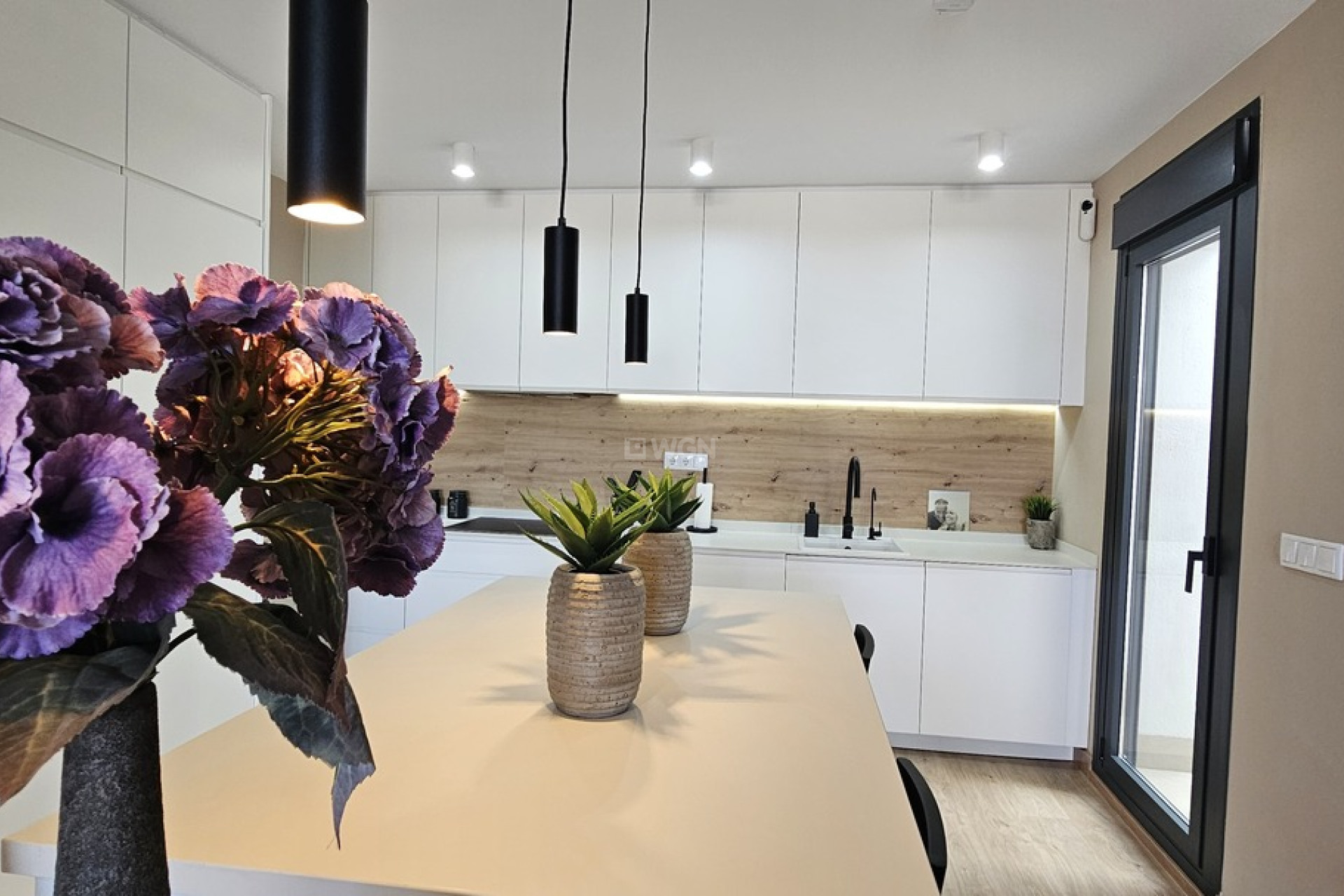 Resale - Villa - Dolores - Sector 4