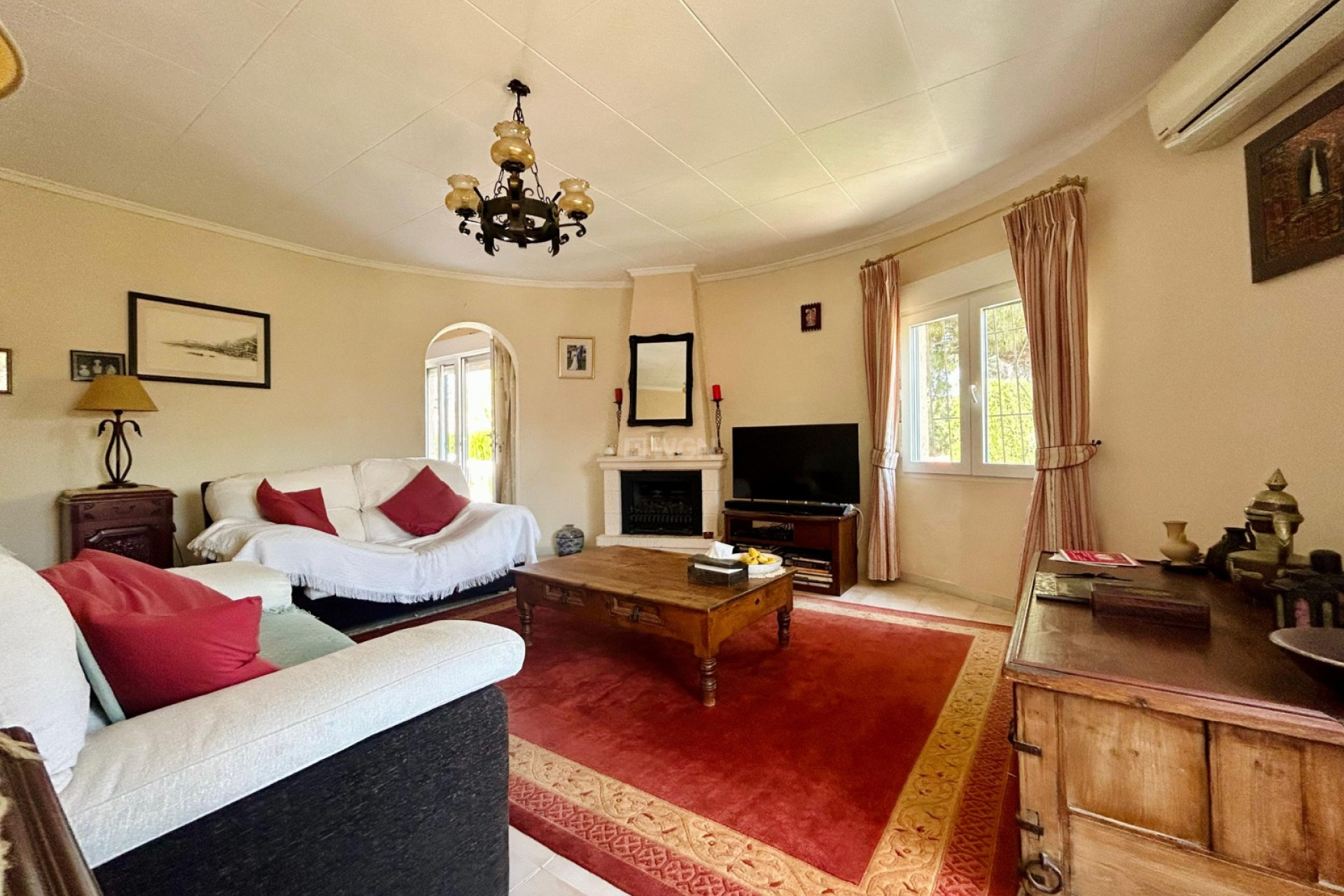 Resale - Villa - El Chaparral - Inland