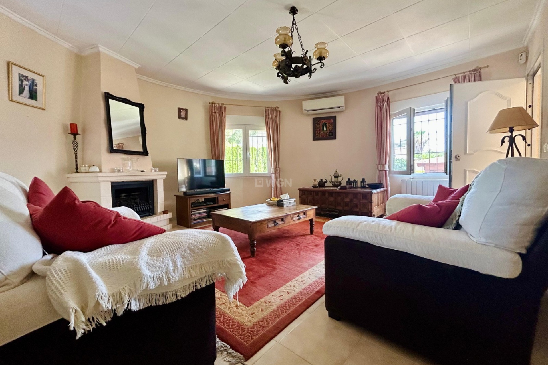 Resale - Villa - El Chaparral - Inland