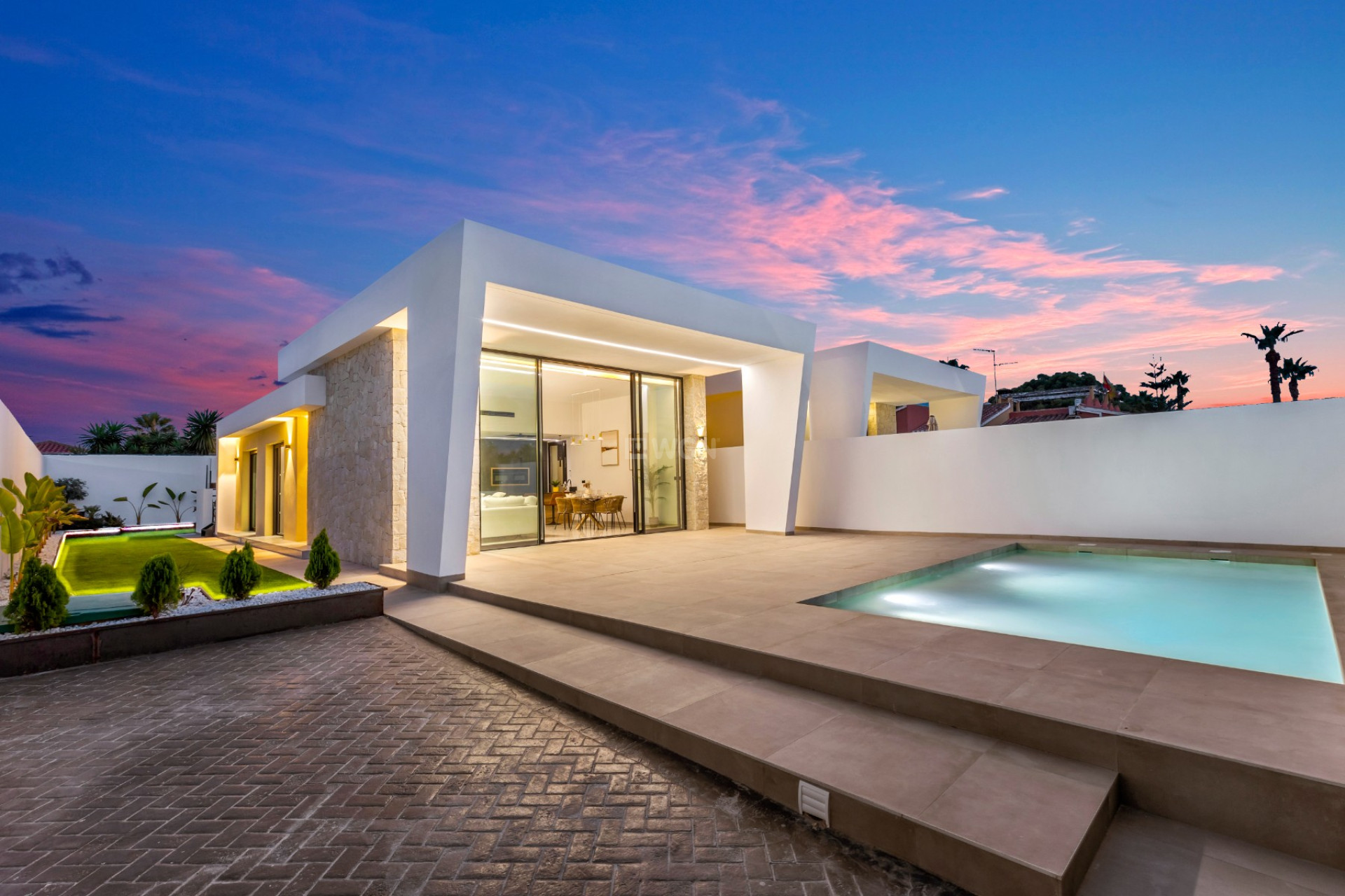 Resale - Villa - El Chaparral - Inland