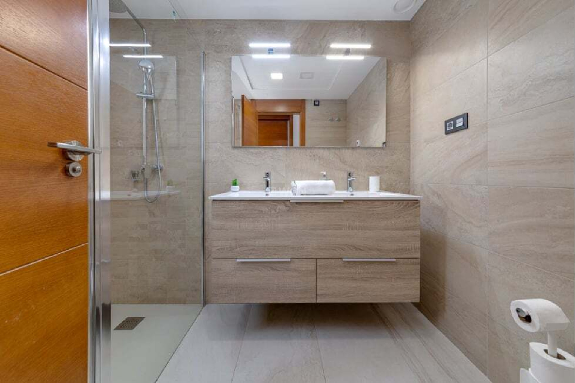 Resale - Villa - El Raso - Guardamar del Segura