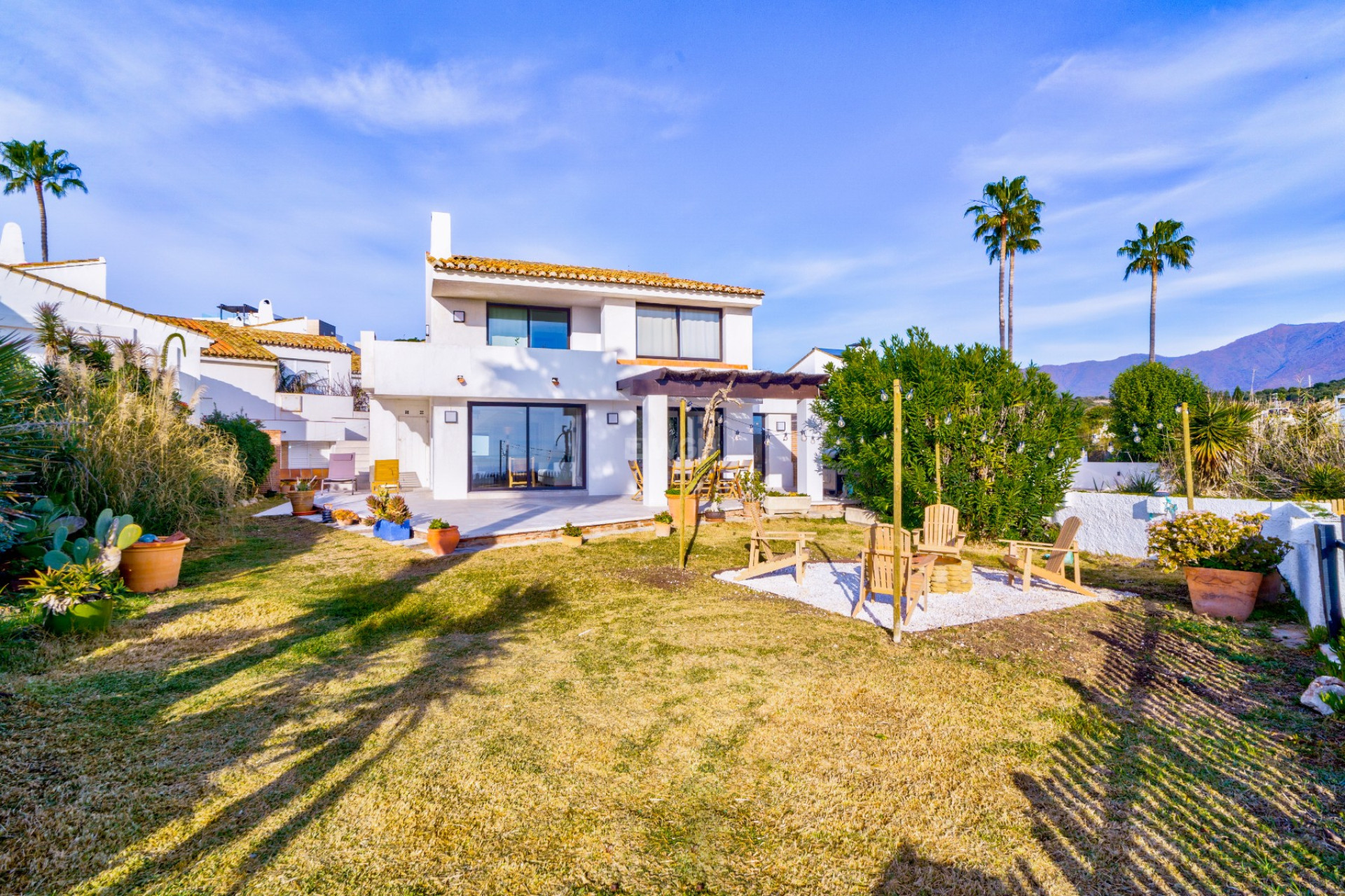 Resale - Villa - Estepona - Costa del Sol