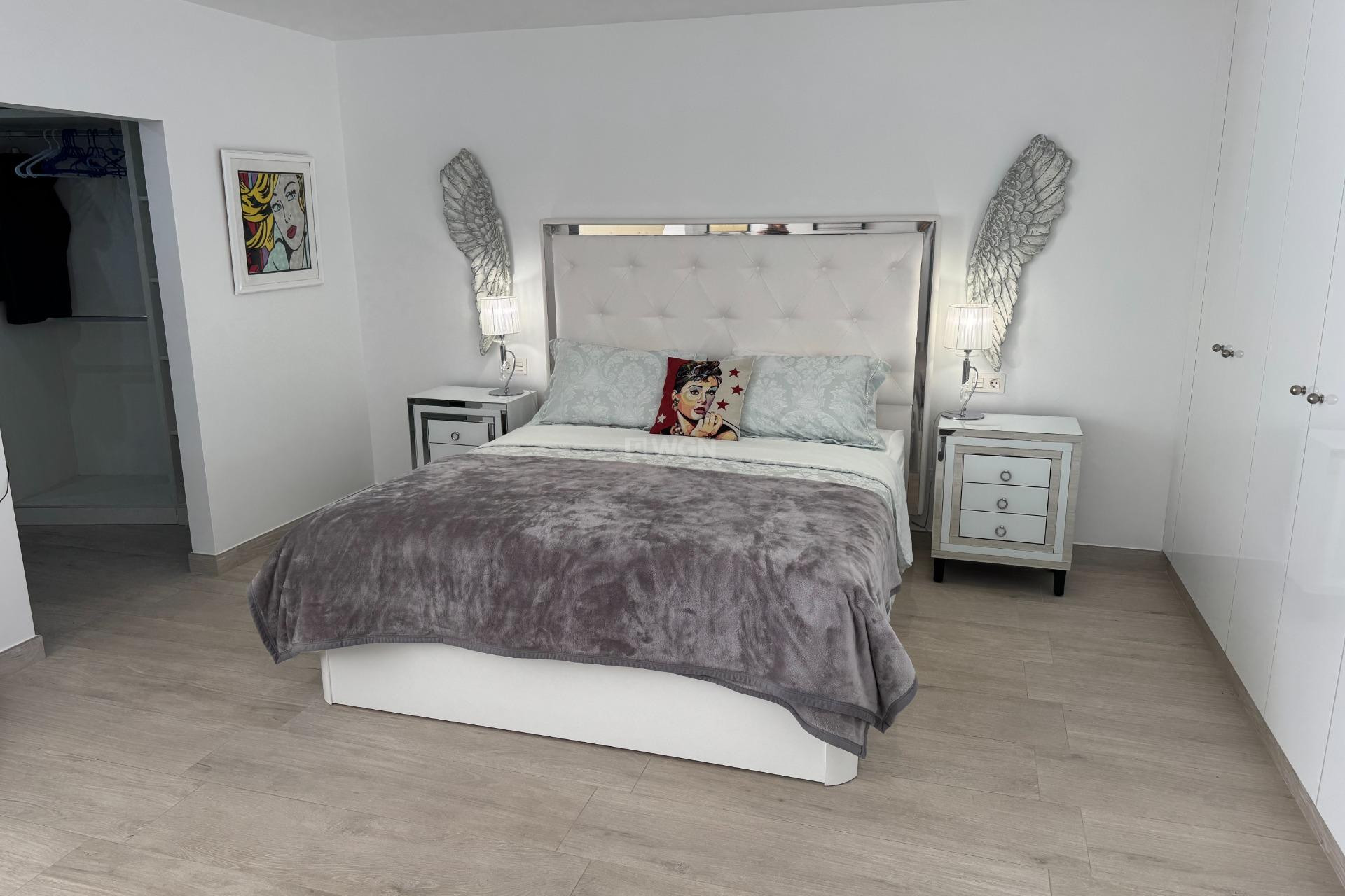 Resale - Villa - Estepona - Las Lomas
