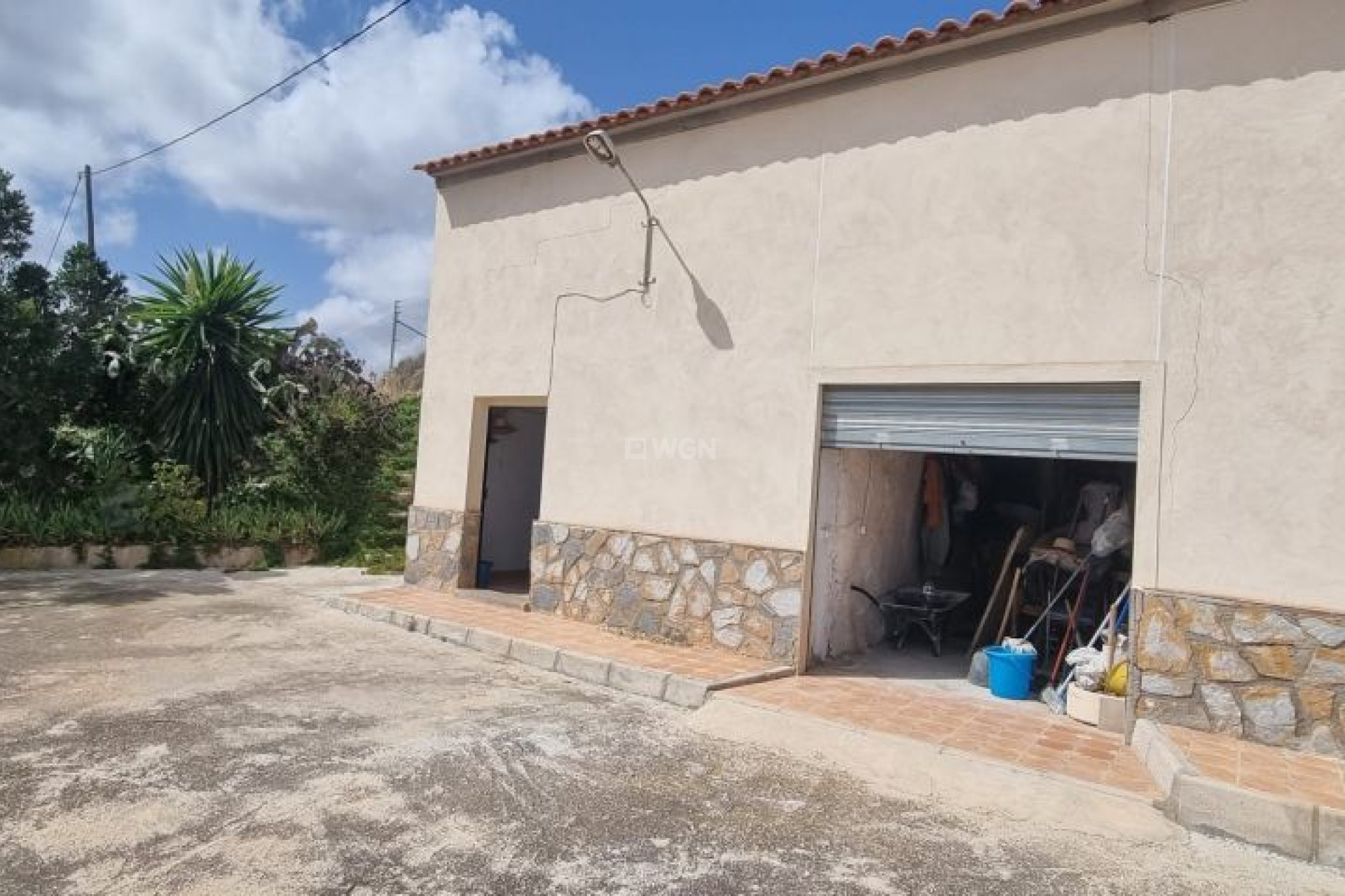 Resale - Villa - Hondón de las Nieves - Inland