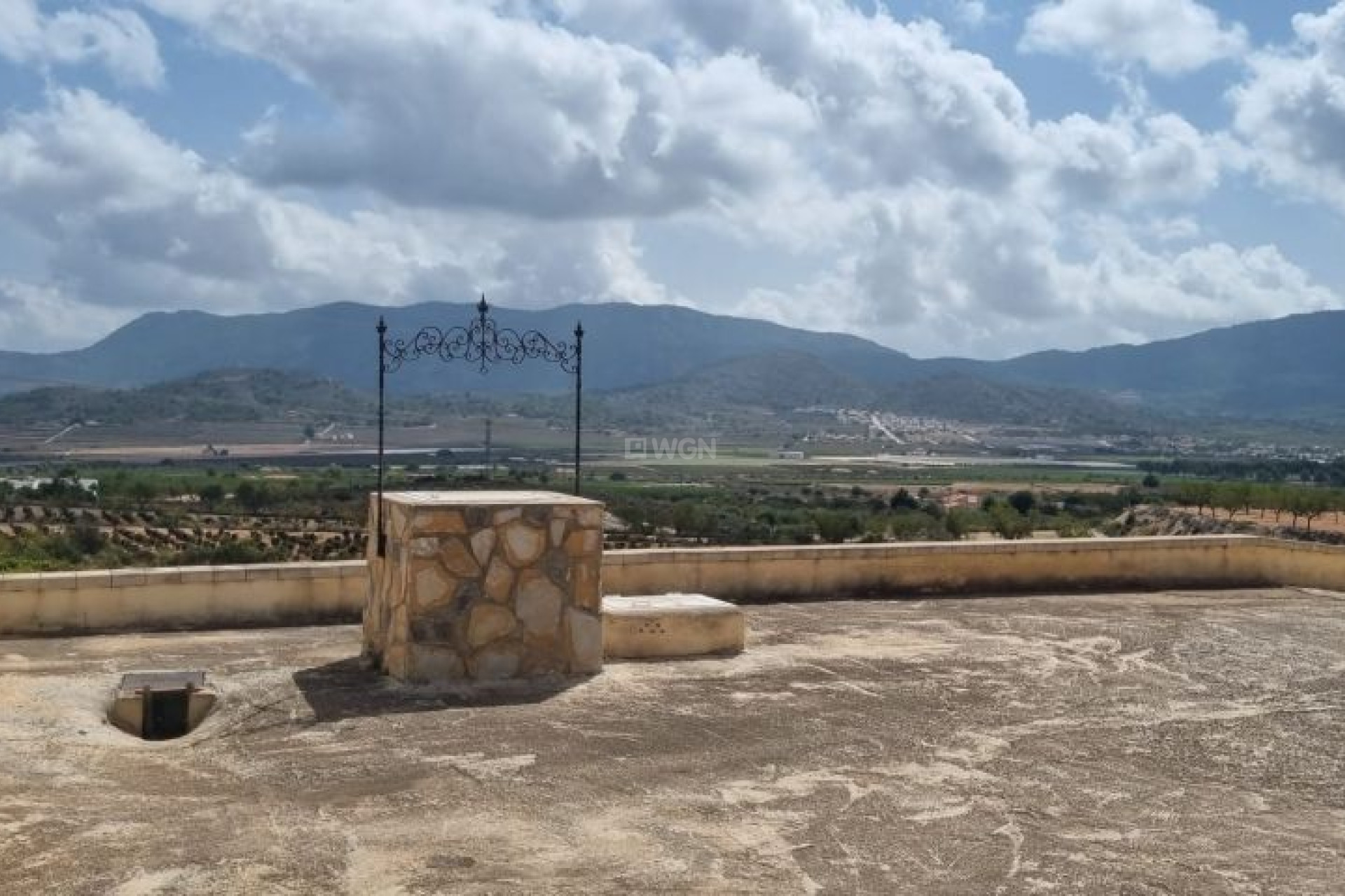Resale - Villa - Hondón de las Nieves - Inland
