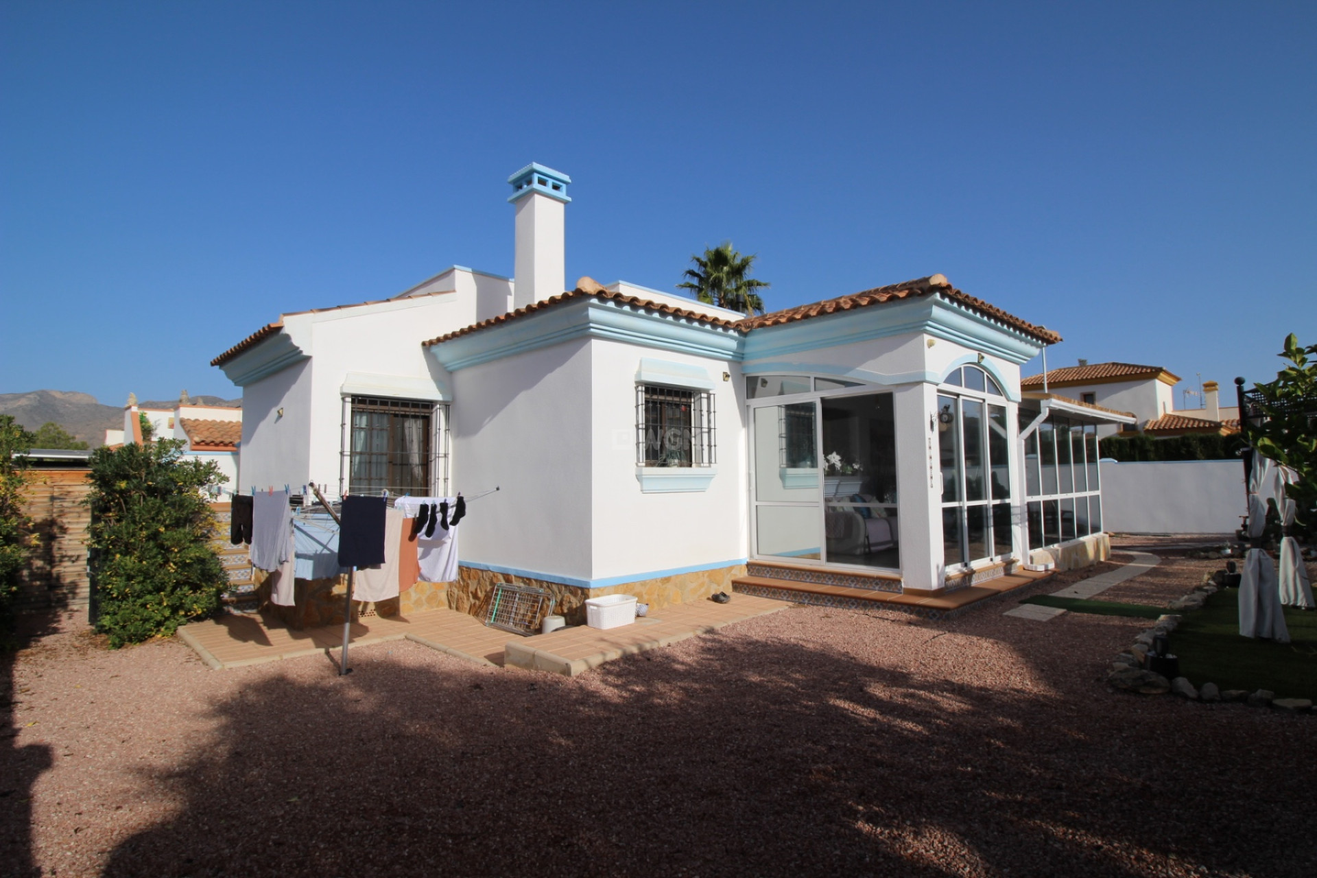 Resale - Villa - Hondón de las Nieves - Inland