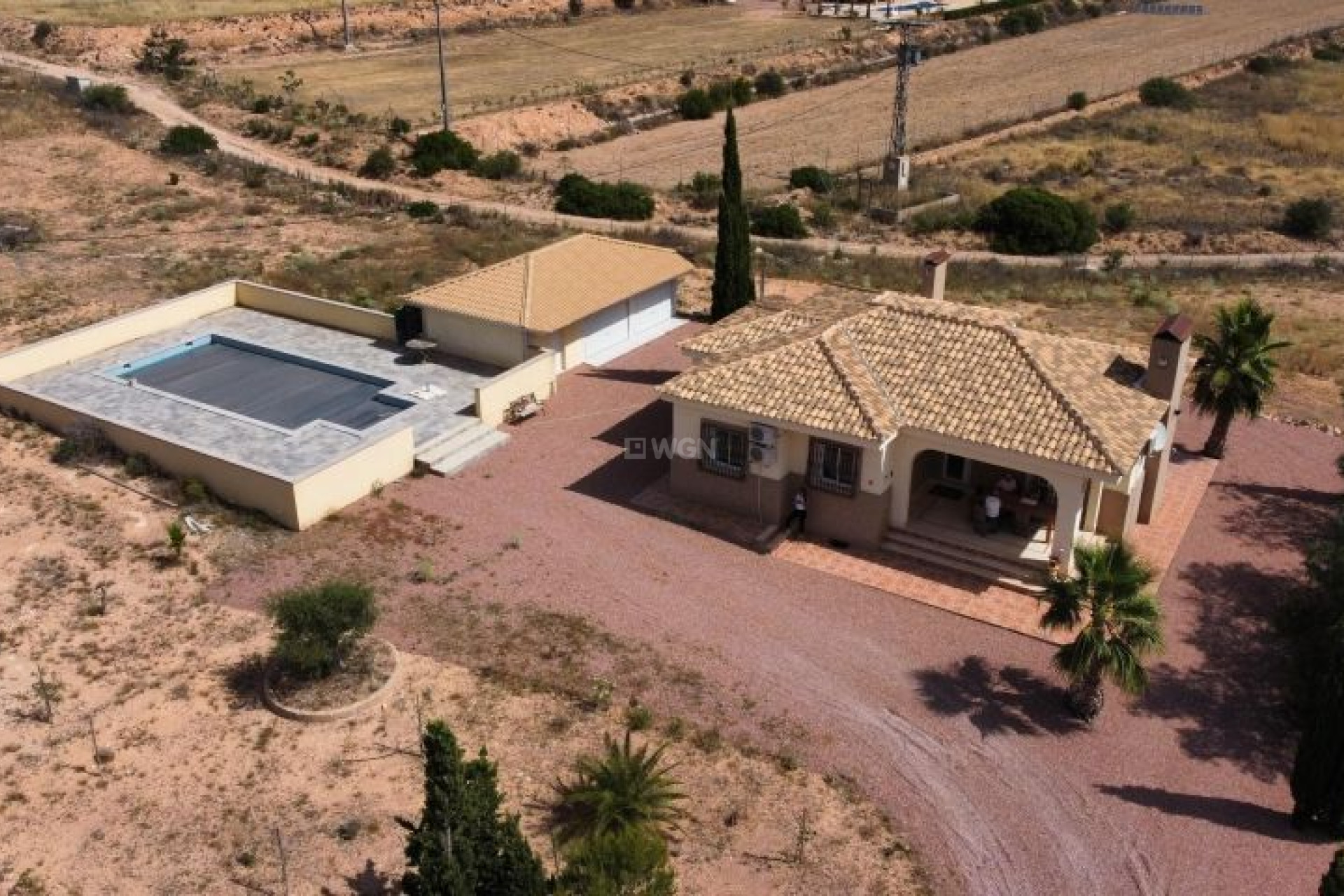 Resale - Villa - Hondón de las Nieves - Inland