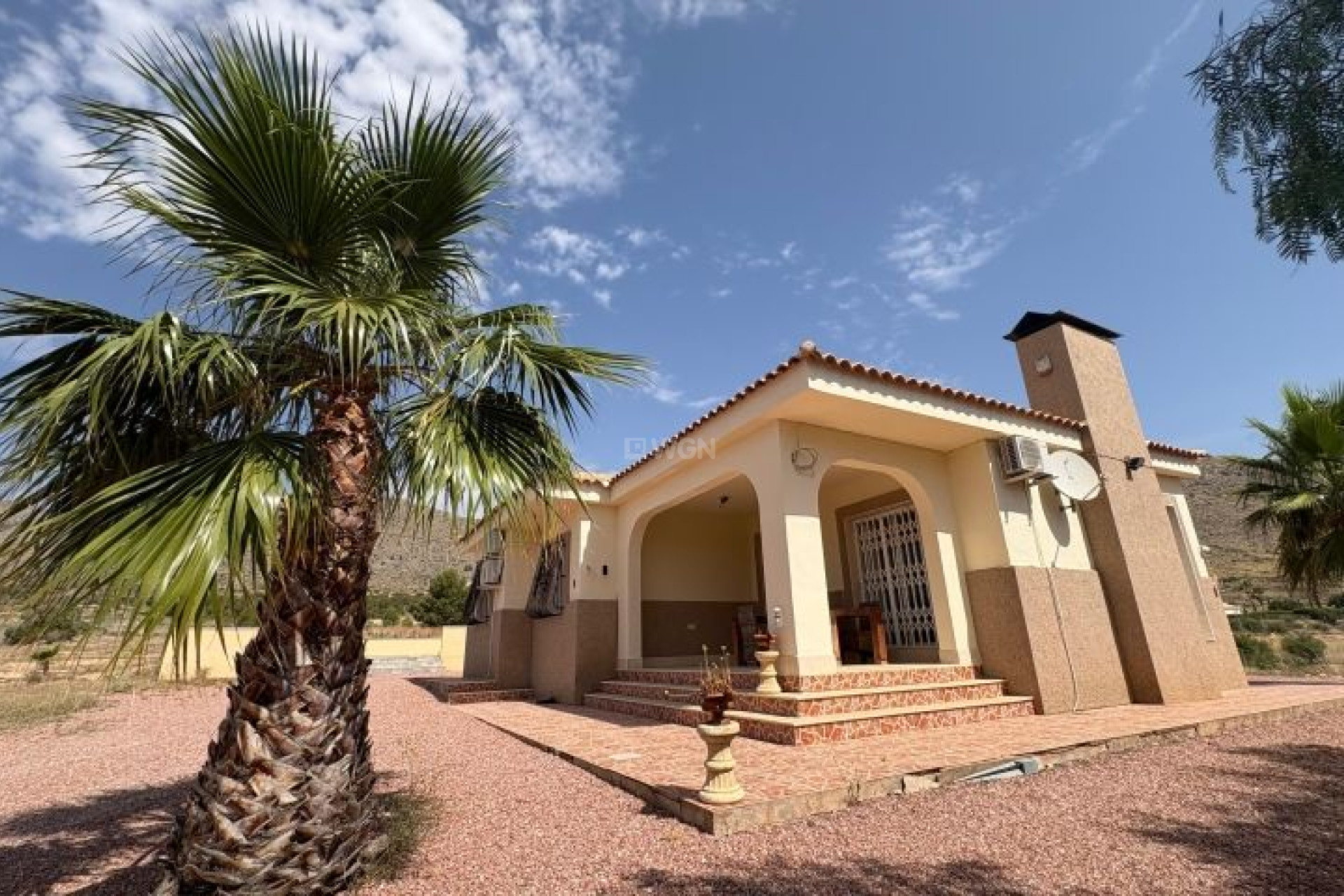 Resale - Villa - Hondón de las Nieves - Inland