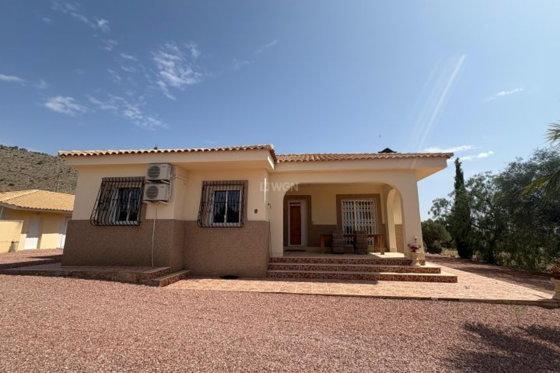 Resale - Villa - Hondón de las Nieves - Inland