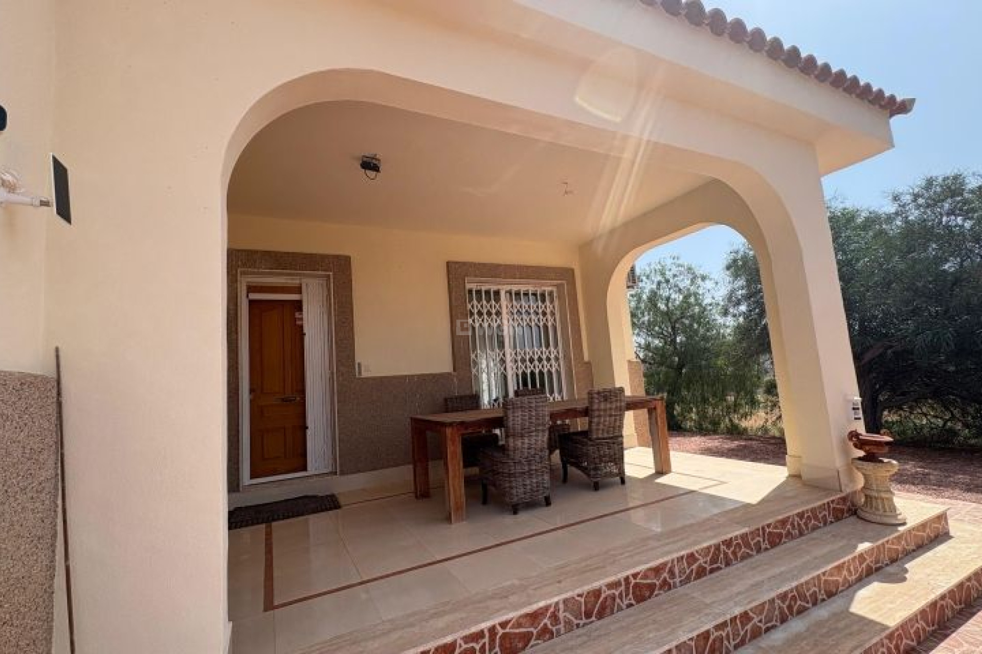 Resale - Villa - Hondón de las Nieves - Inland