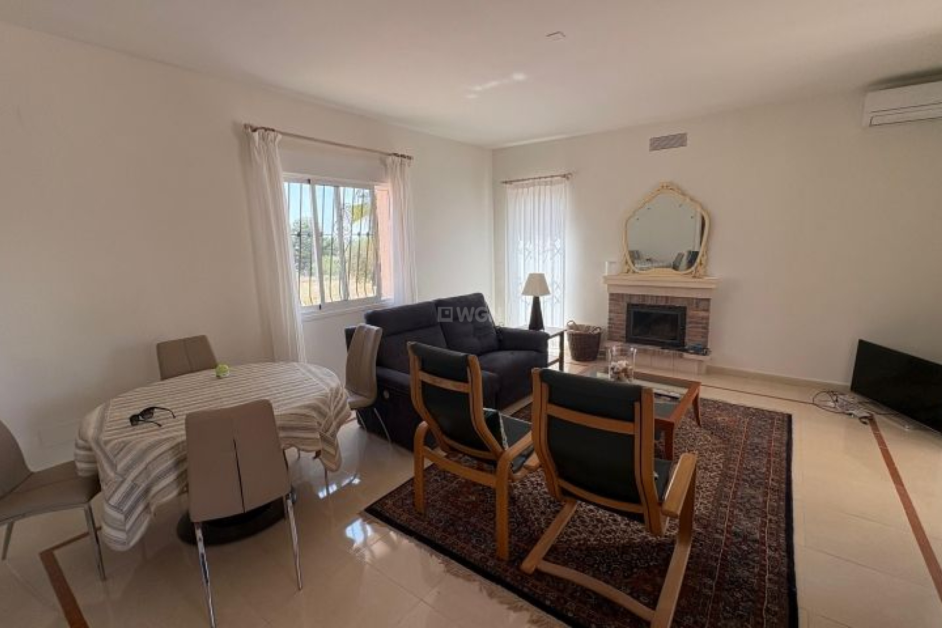 Resale - Villa - Hondón de las Nieves - Inland