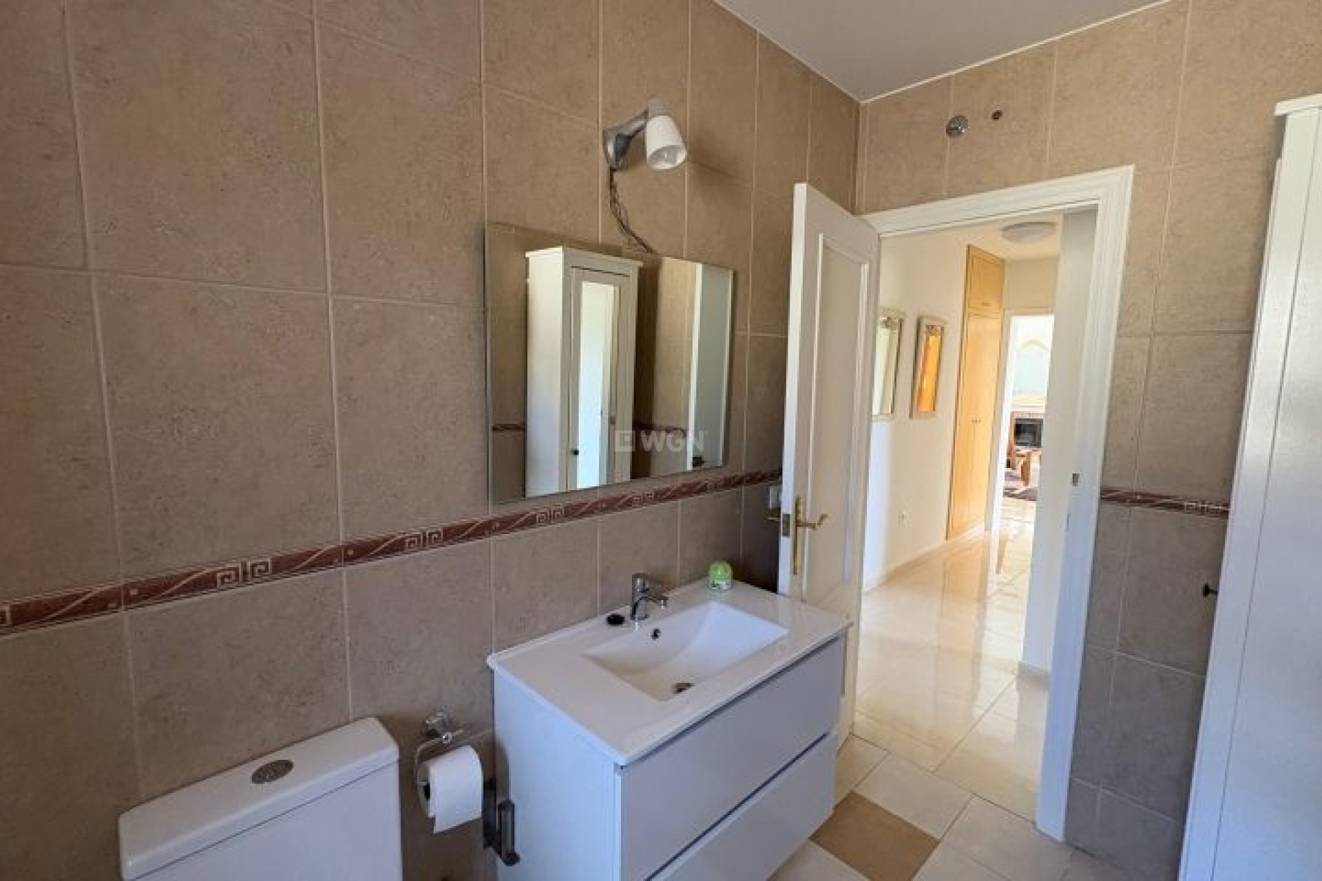 Resale - Villa - Hondón de las Nieves - Inland