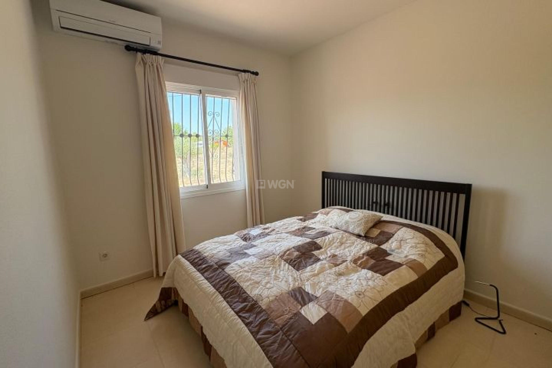 Resale - Villa - Hondón de las Nieves - Inland