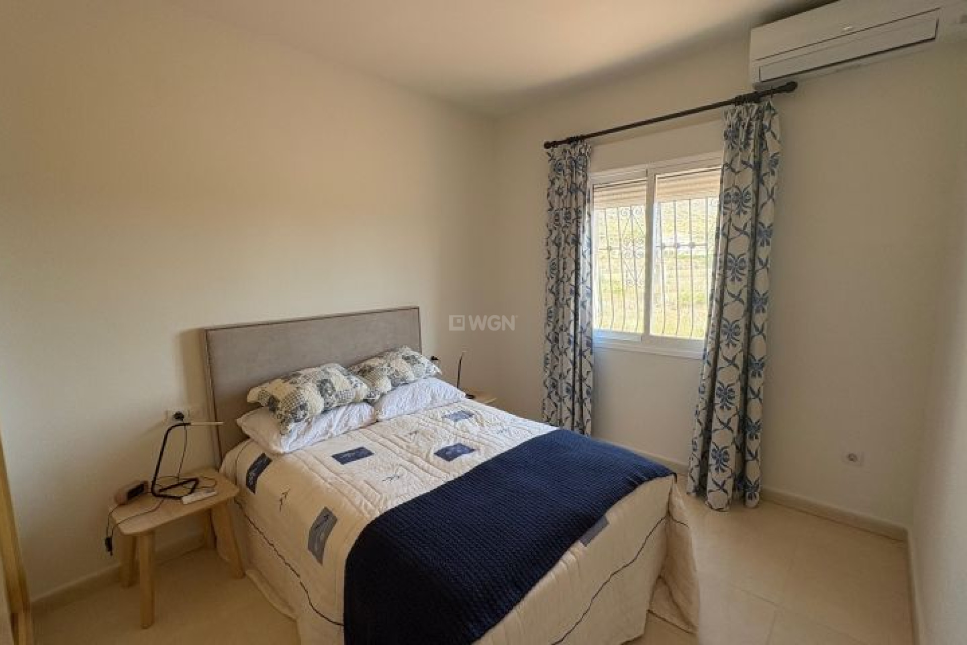 Resale - Villa - Hondón de las Nieves - Inland