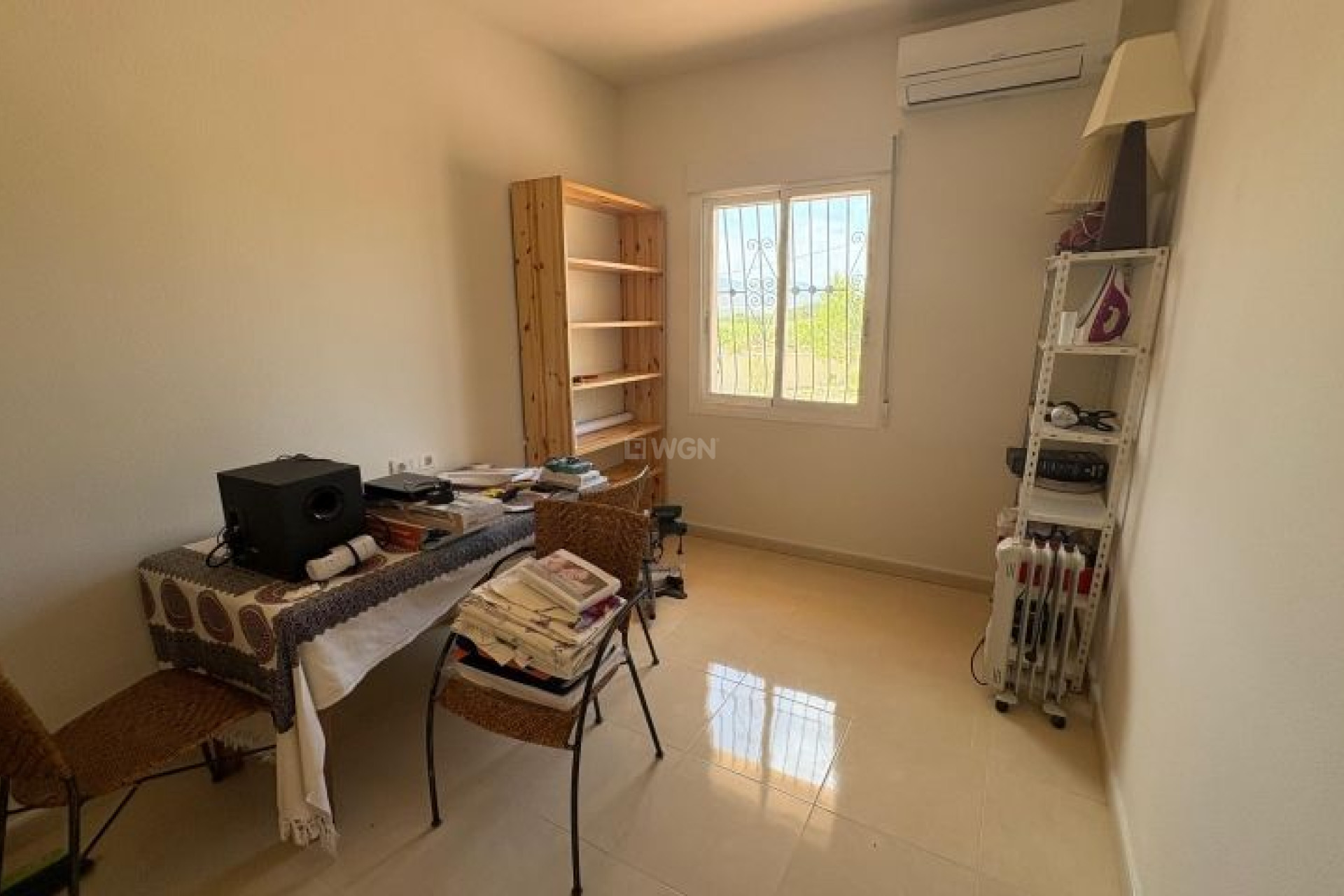 Resale - Villa - Hondón de las Nieves - Inland