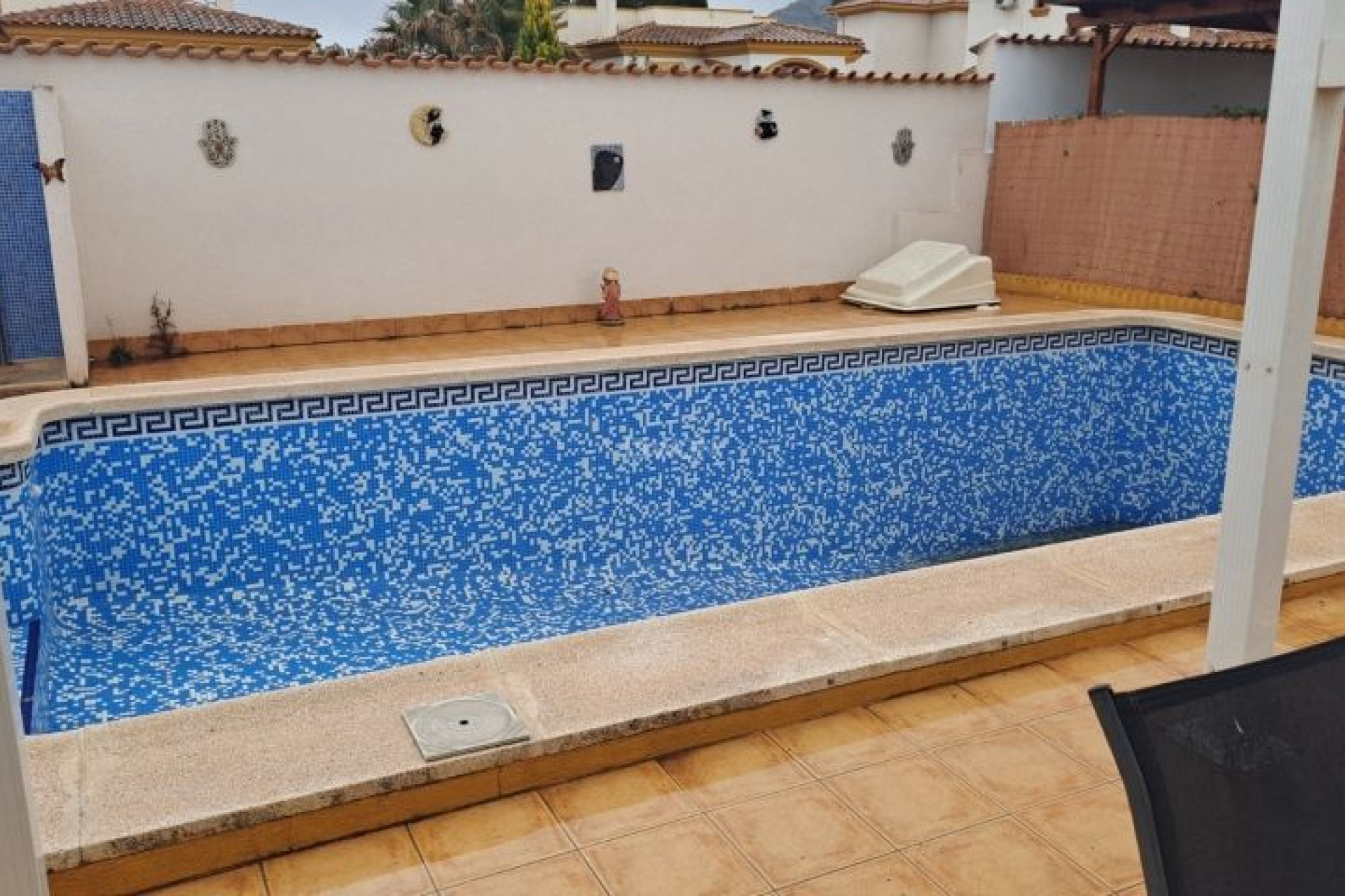 Resale - Villa - Hondón de las Nieves - Inland