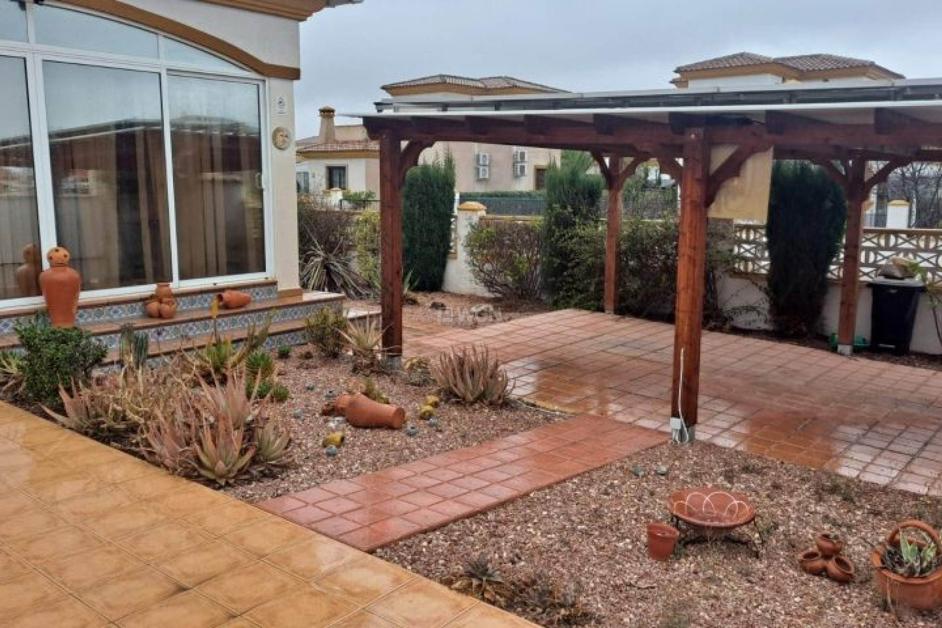 Resale - Villa - Hondón de las Nieves - Inland