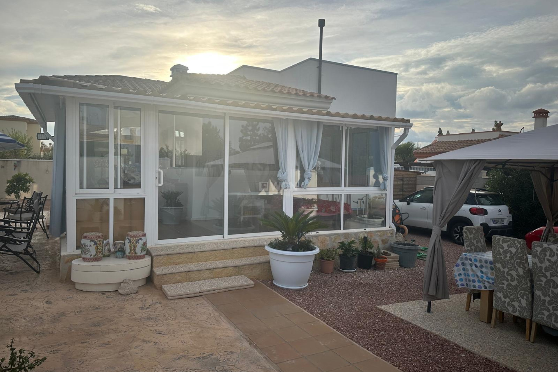 Resale - Villa - Hondón de las Nieves - Inland