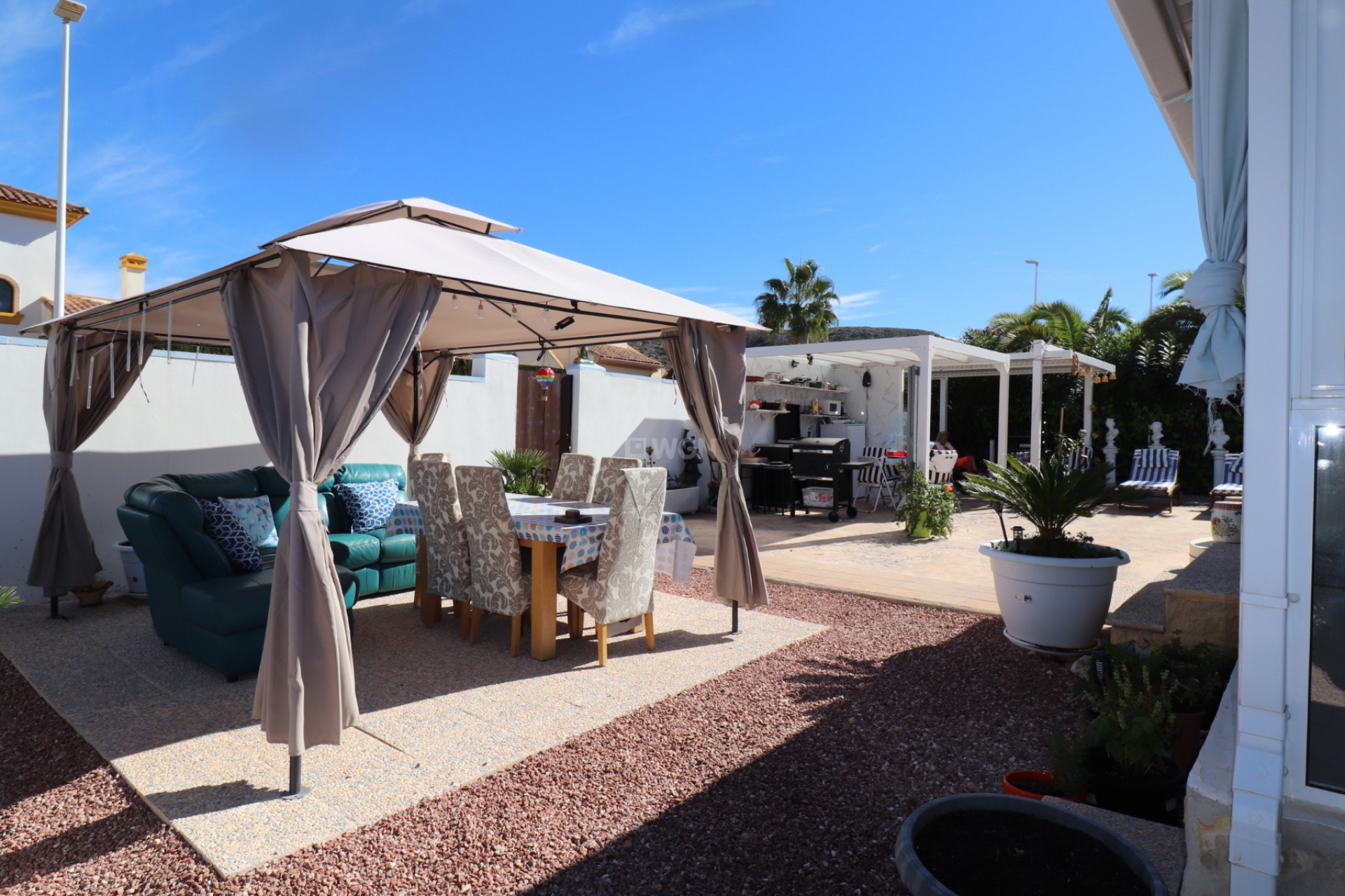 Resale - Villa - Hondón de las Nieves - Inland