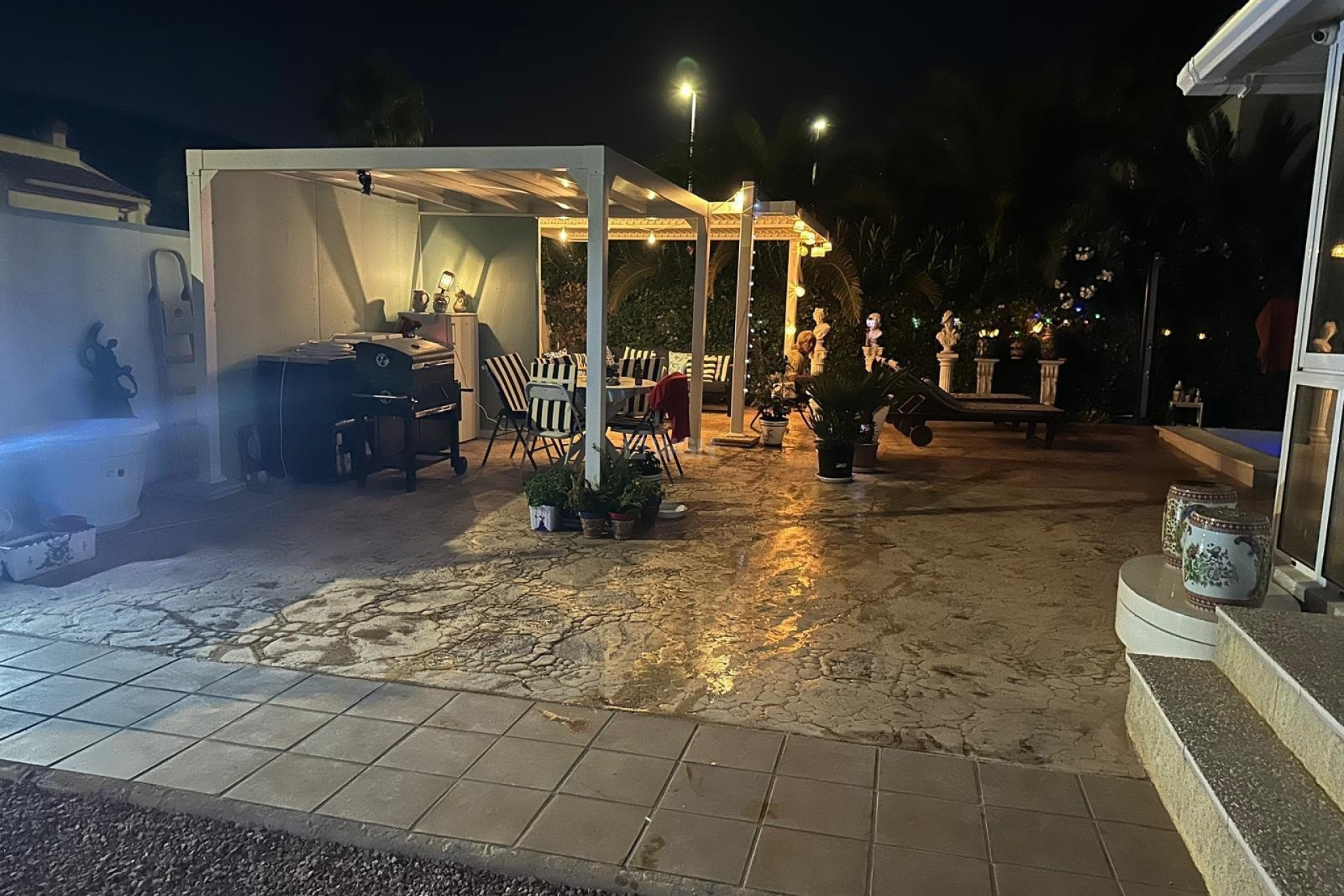 Resale - Villa - Hondón de las Nieves - Inland