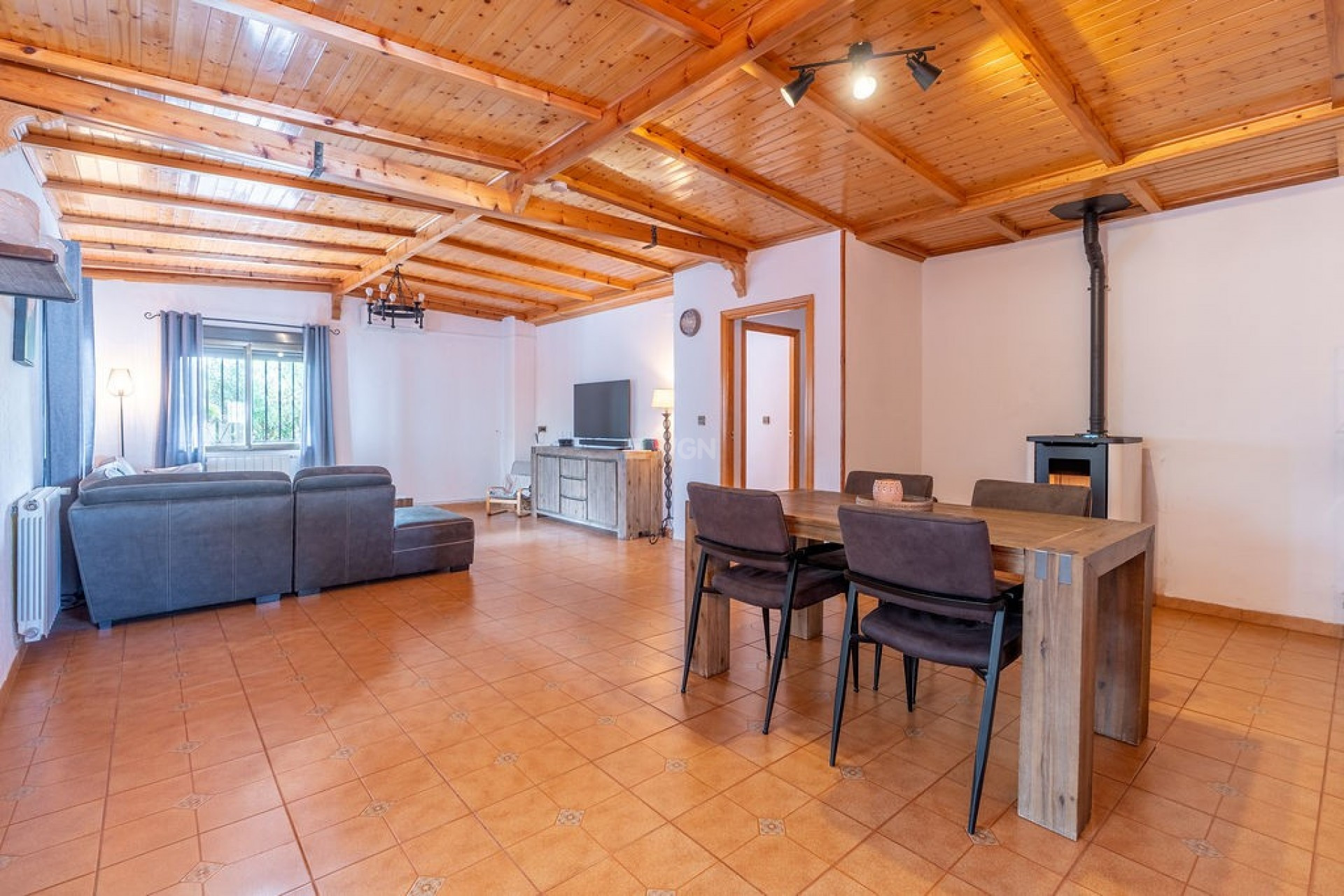 Resale - Villa - Hondón de las Nieves - Inland