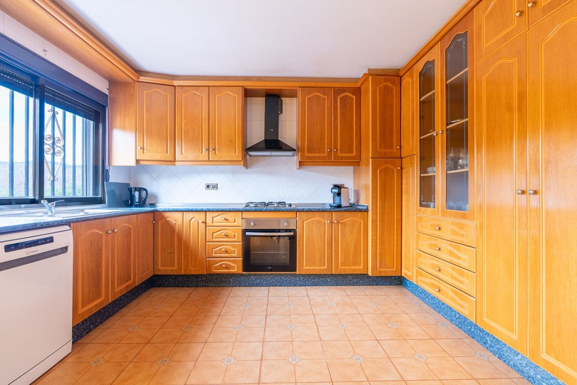 Resale - Villa - Hondón de las Nieves - Inland