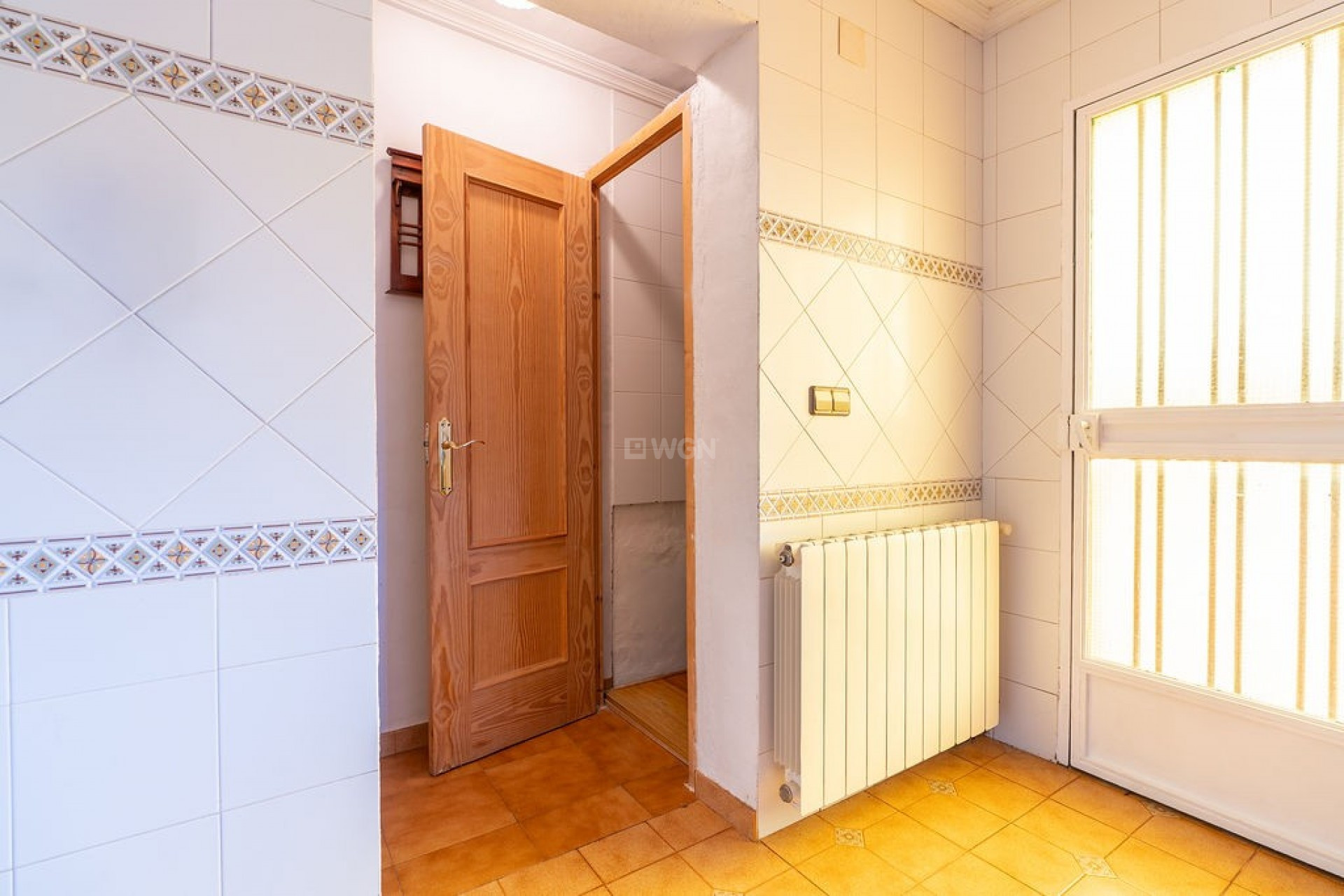 Resale - Villa - Hondón de las Nieves - Inland