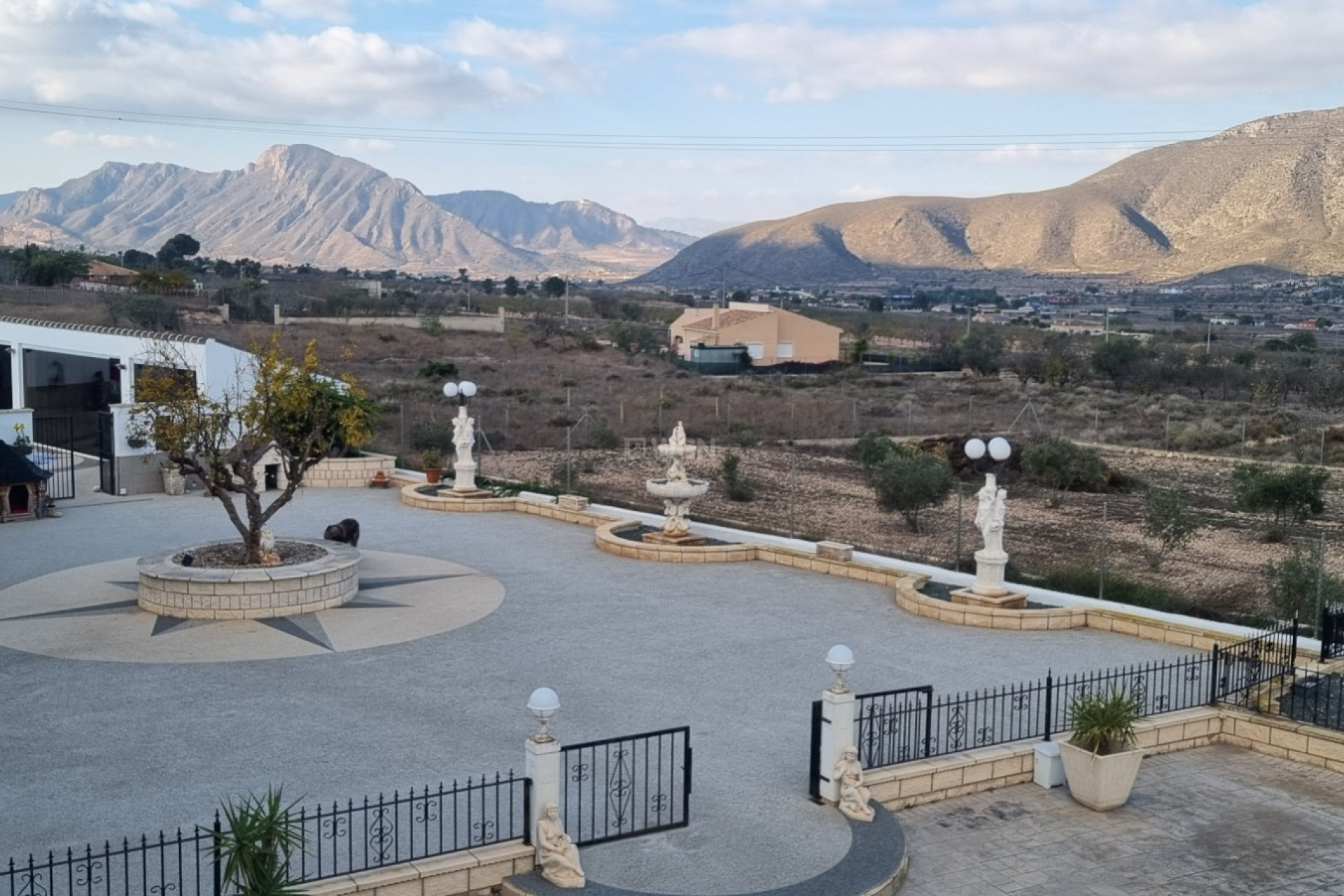 Resale - Villa - Hondón de los Fráiles - Inland