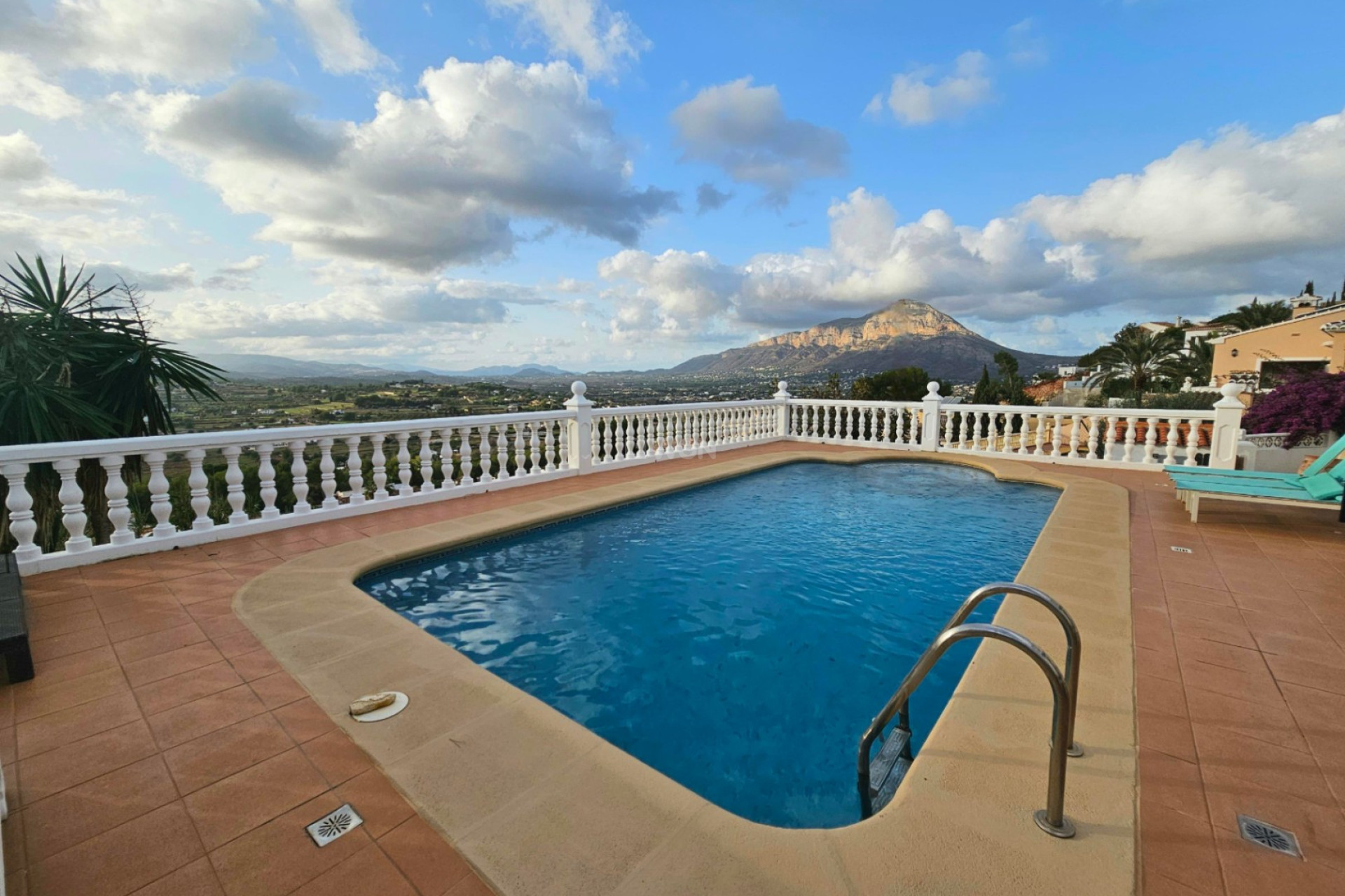 Resale - Villa - Jávea - Costa Blanca