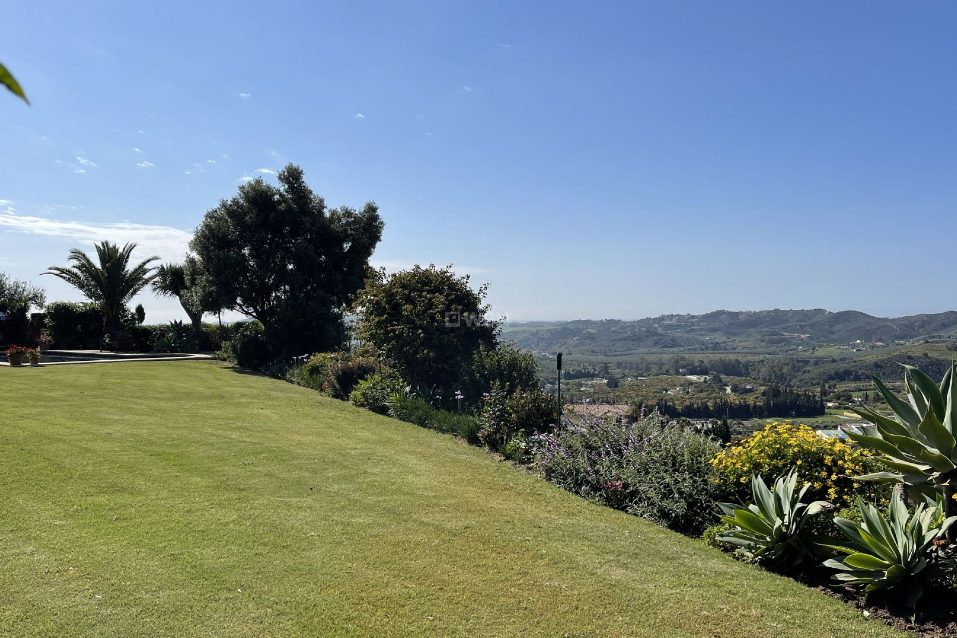 Resale - Villa - La Cala de Mijas - Costa del Sol