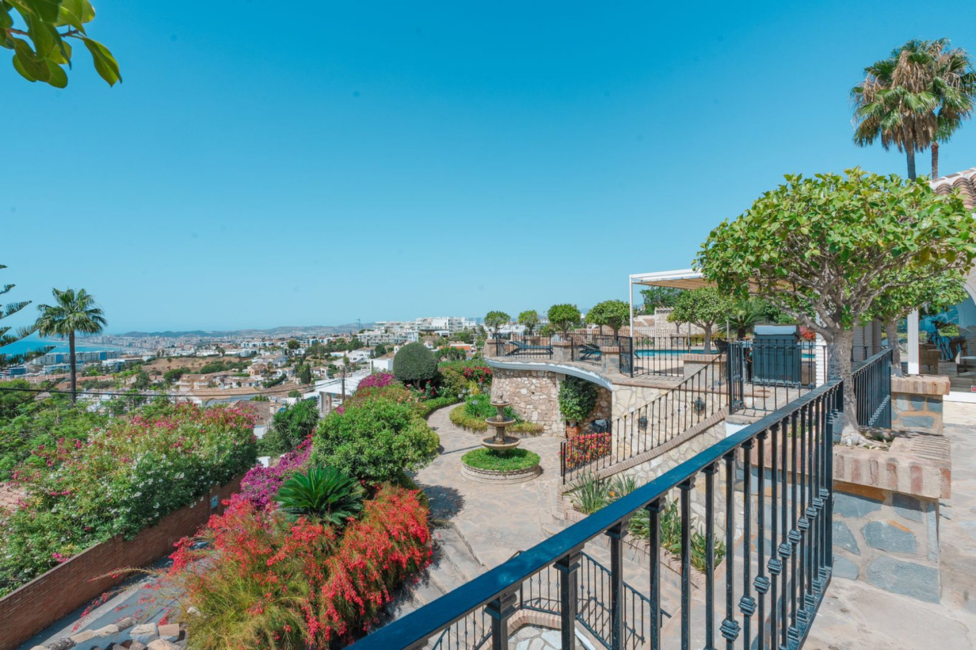 Resale - Villa - La Capellania - Inland