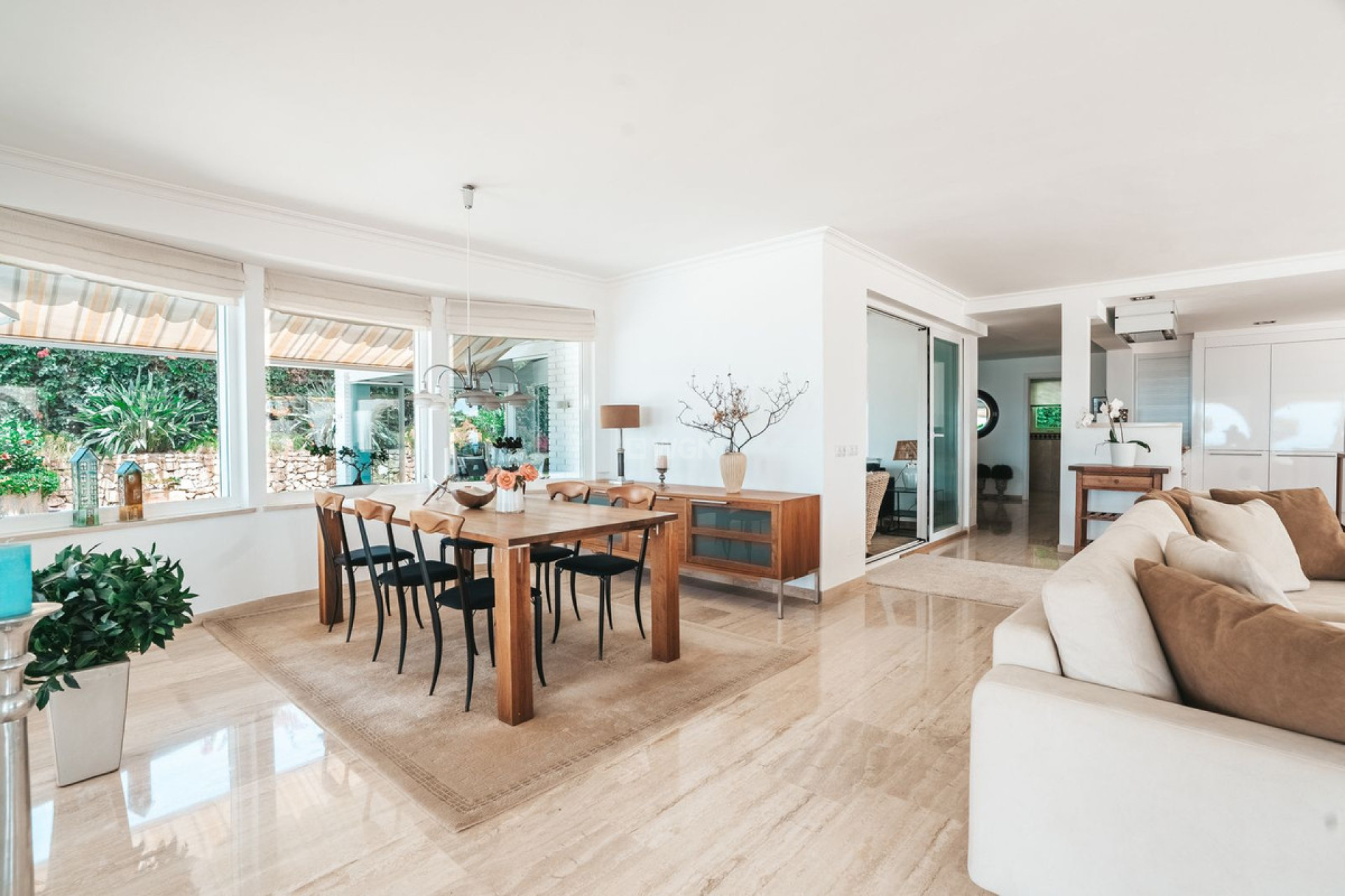 Resale - Villa - La Capellania - Inland