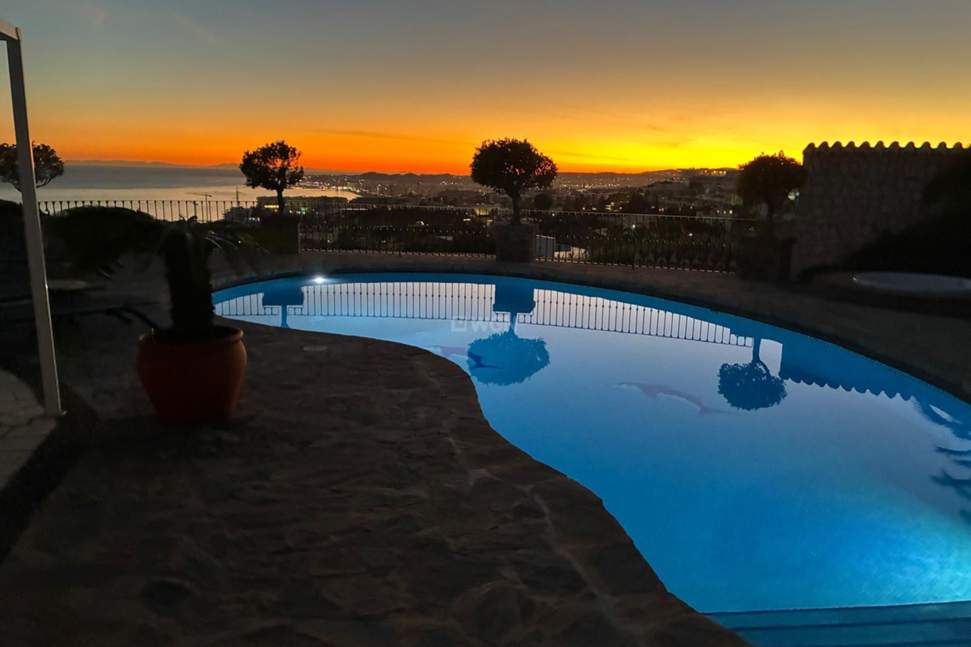 Resale - Villa - La Capellania - Inland