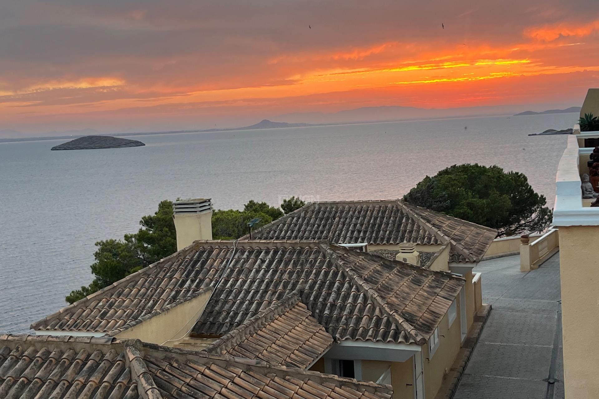 Resale - Villa - La Manga del Mar Menor - Zona Galúa-calnegre