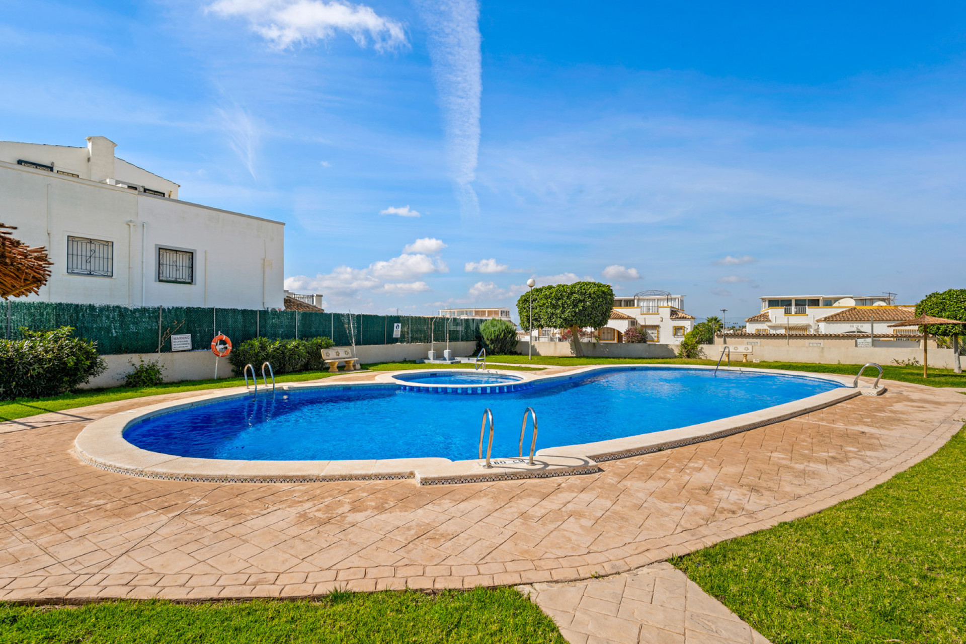 Resale - Villa - La Marina - Costa Blanca