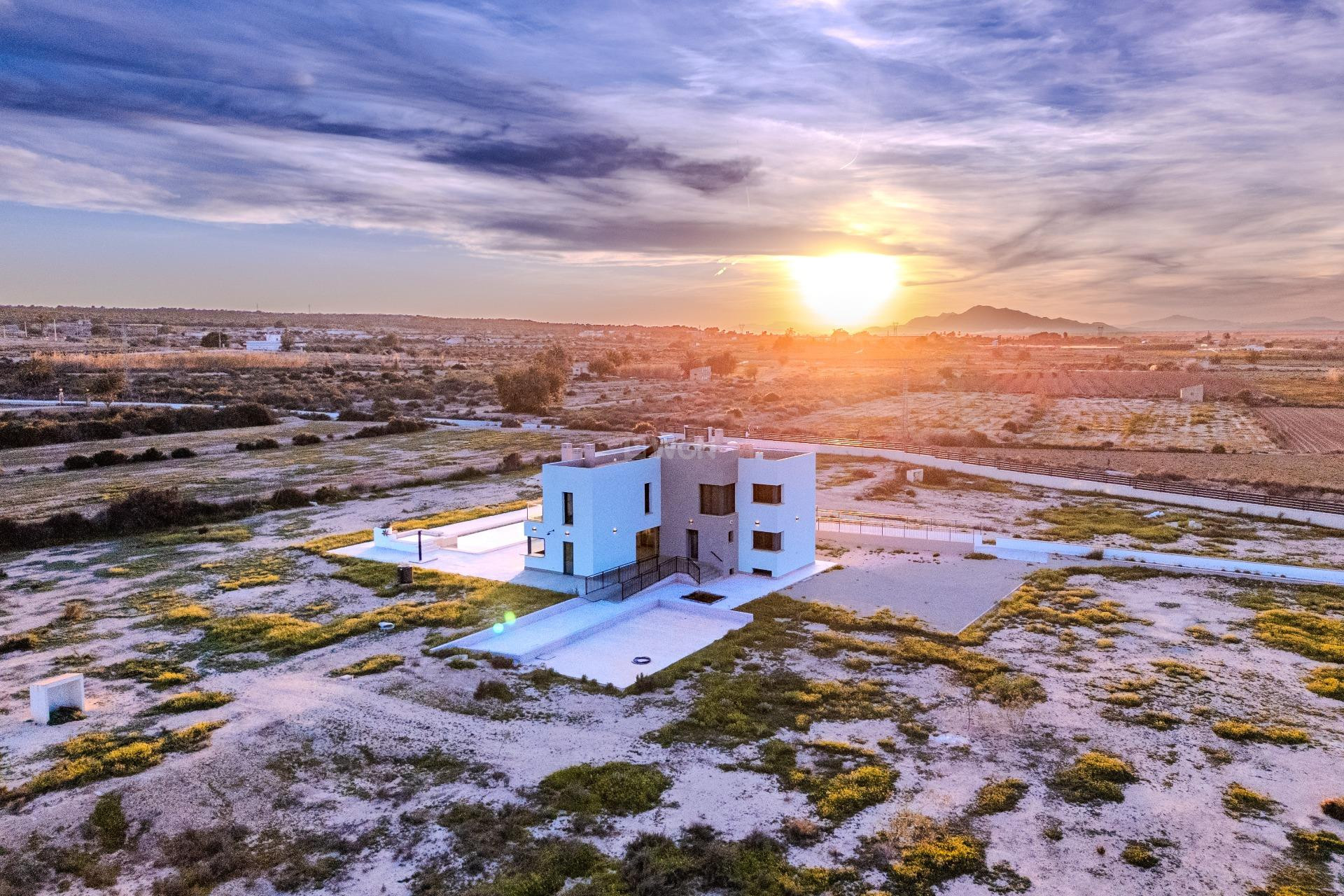 Resale - Villa - La Marina